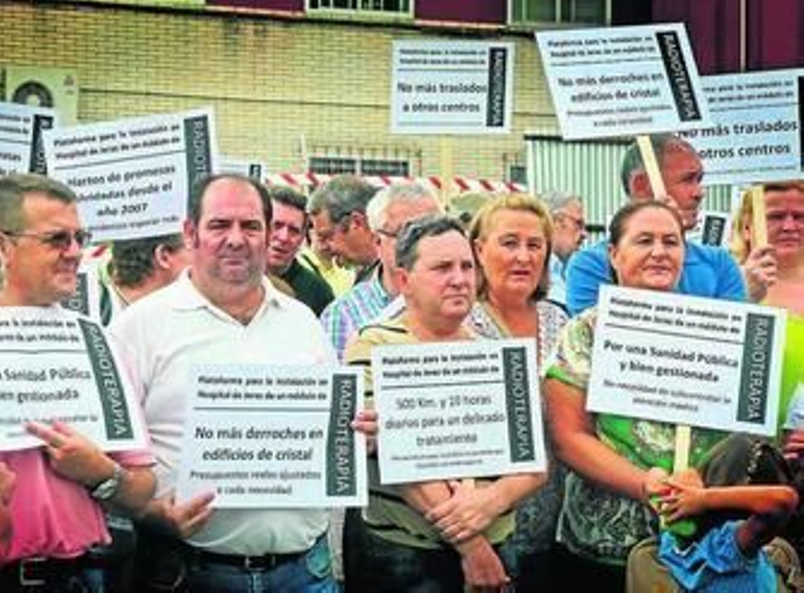 Una de las protestas para pedir la apertura de Radioterapia del hospital el pasado septiembre.