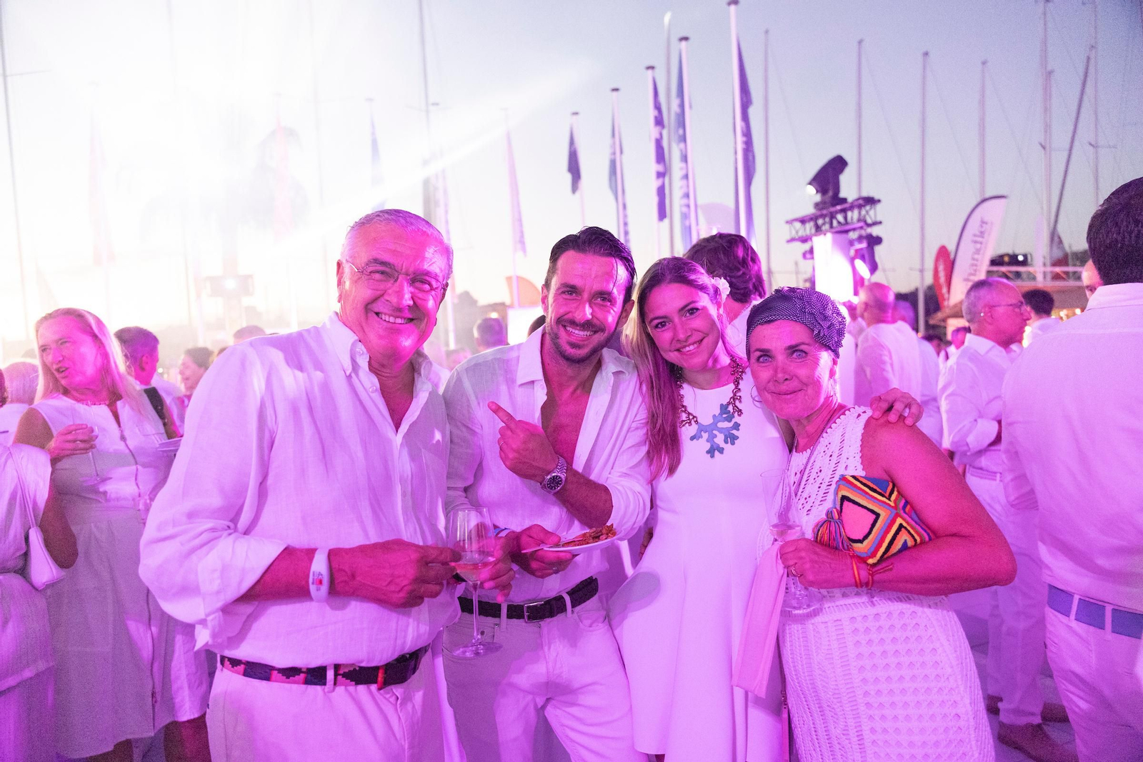 Búscate en el Cóctel de Blanco de la Copa del Rey Mapfre de vela
