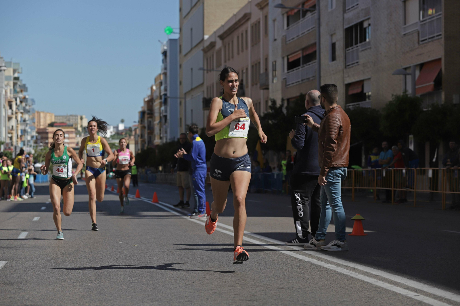 La campeona femenina, Mónica Hernández, en pleno esfuerzo