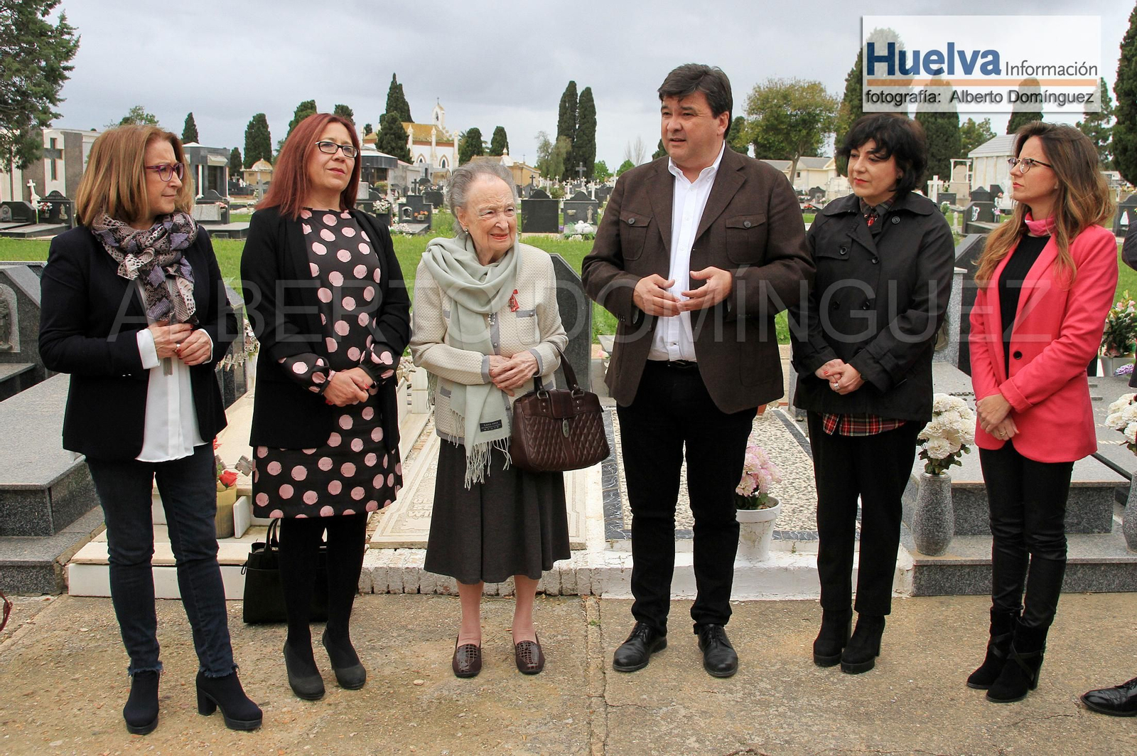 Imágenes del homenaje a William Martin "el hombre que nunca existió" en el cementerio de la Soledad