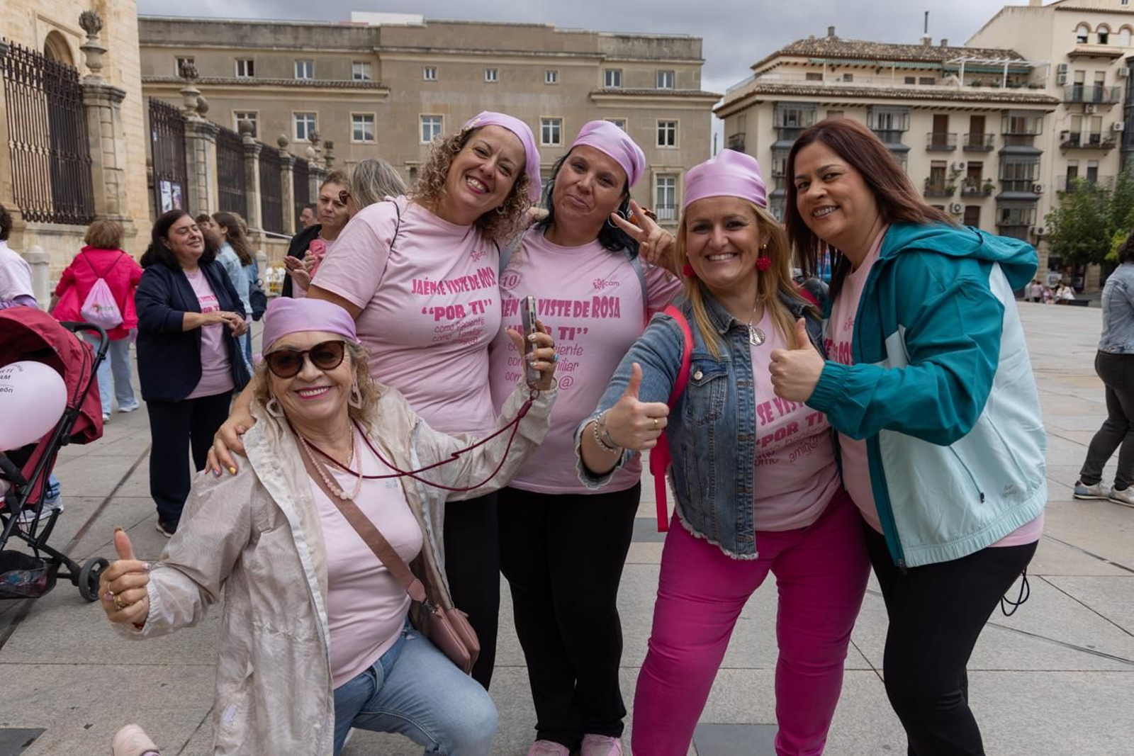 Jaén se viste de rosa con una marcha reivindicativa contra el cáncer de mama
