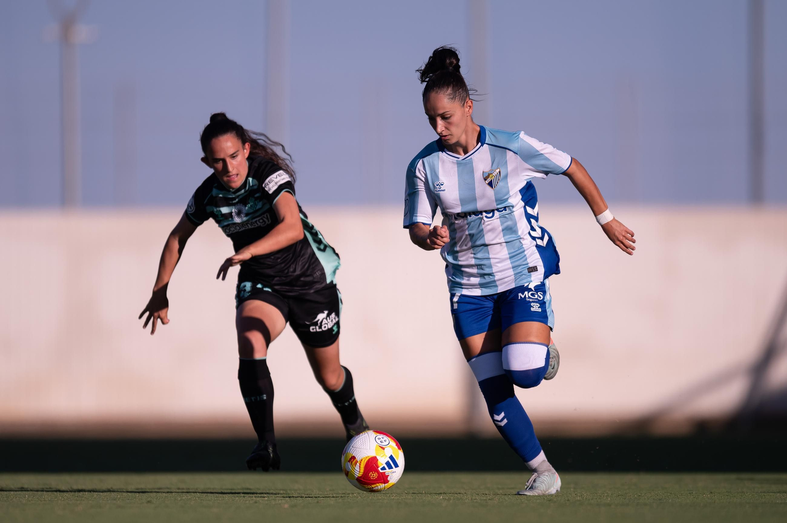 El Málaga CF tumba al Betis en la Copa de la Reina (2-0)