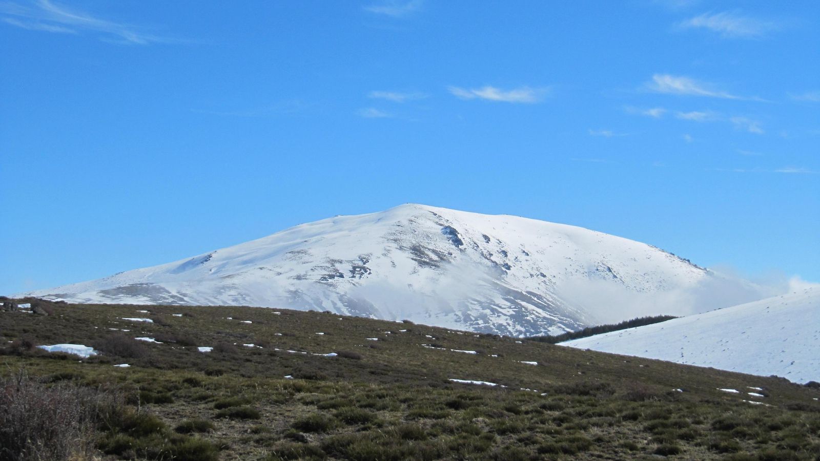 Aspecto invernal de la cumbre de El Chullo. Aspecto invernal de la cumbre de El Chullo.