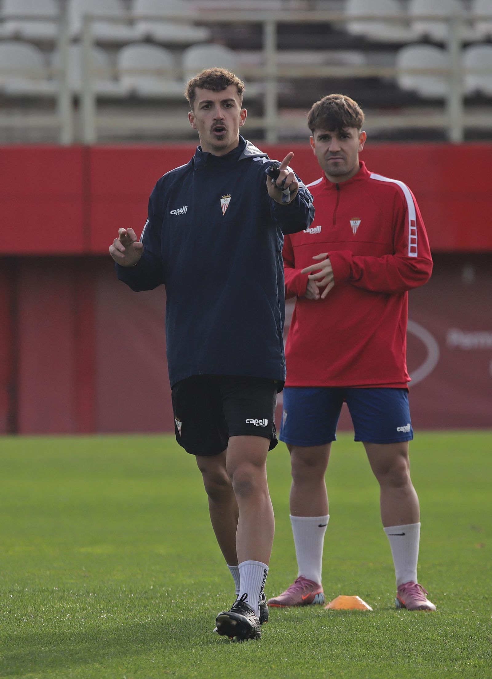 Fotos del Algeciras en su preparación para la visita al Real Murcia