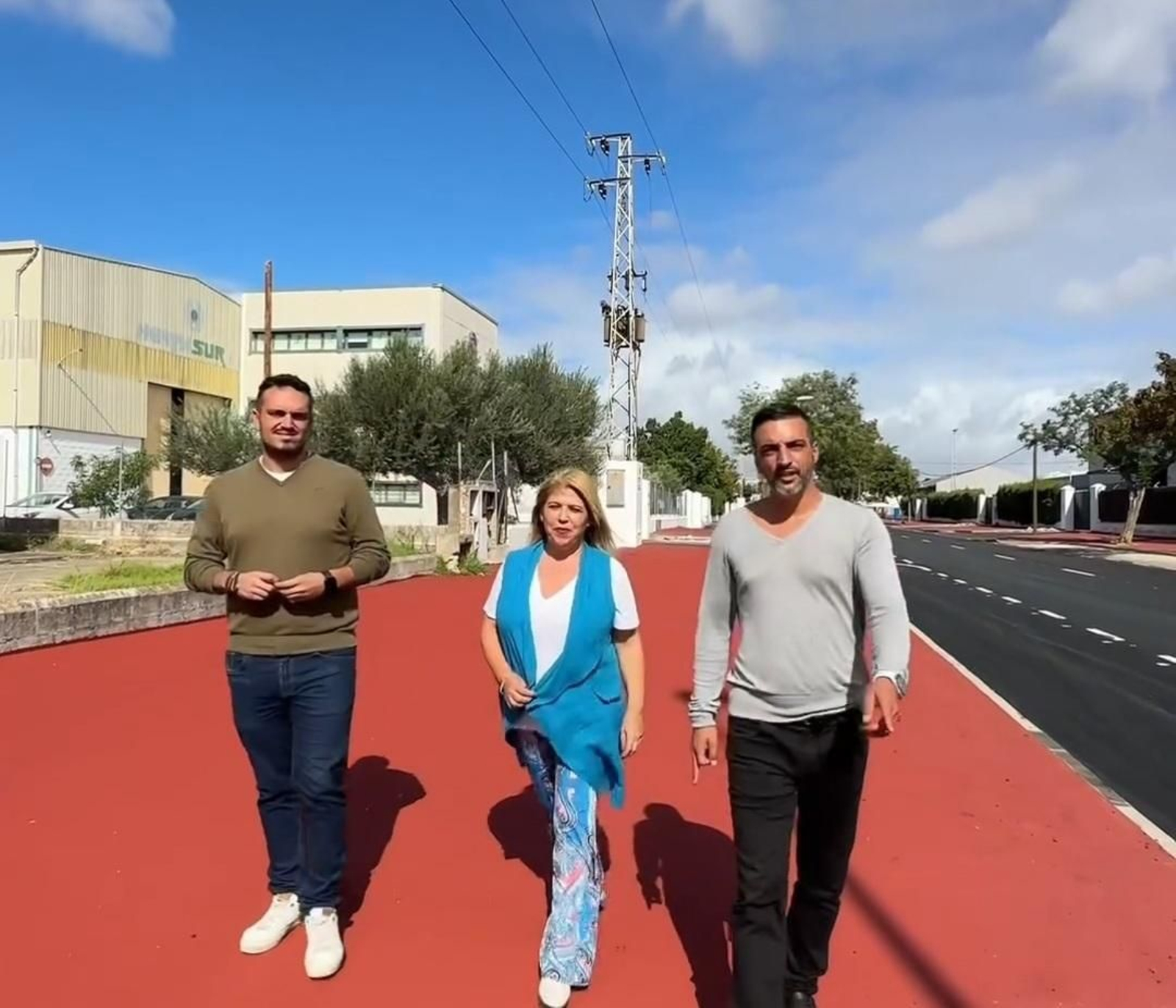 Jesús Alba, Mamen Sánchez y José Antonio Díaz, en el Polígono Industrial El Portal. Jesús Alba, Mamen Sánchez y José Antonio Díaz, en el Polígono Industrial El Portal.