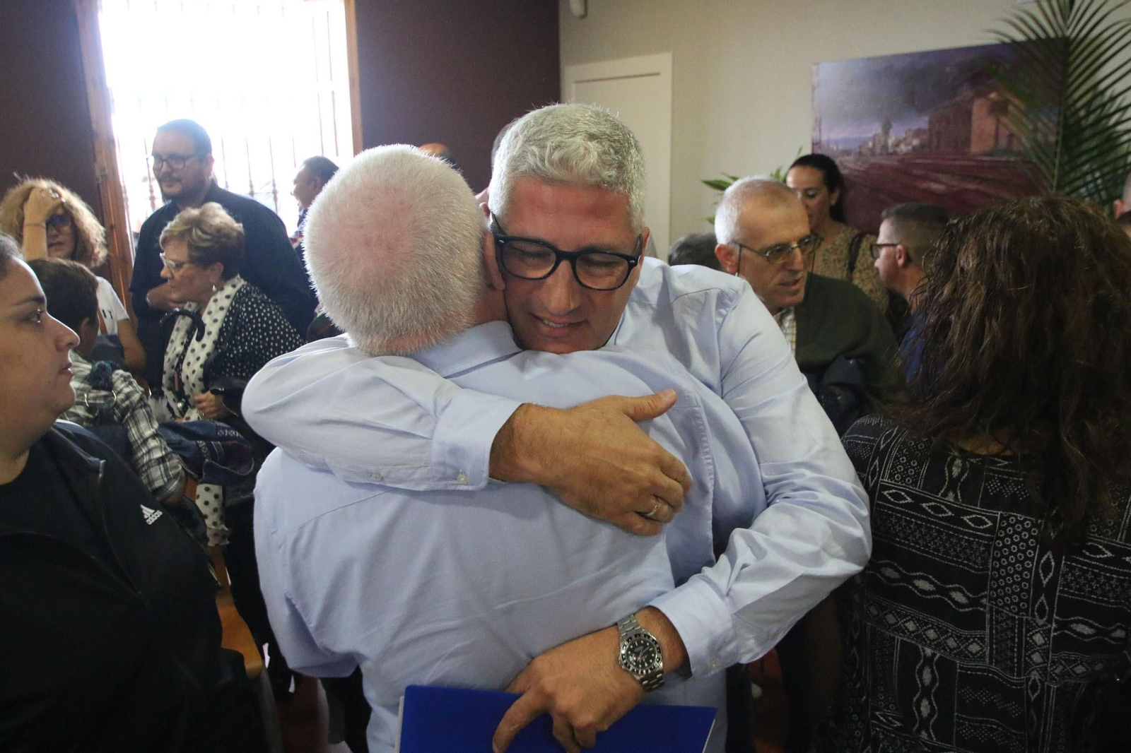 Ángeles Castillo se erige como alcaldesa y lleva a la oposición a Ismael Torres