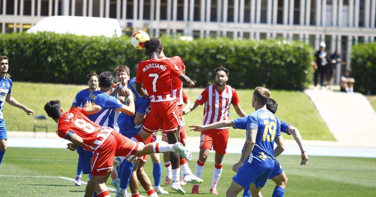 El Almería B, en el descuento, rescata un punto frente al Lorca ...