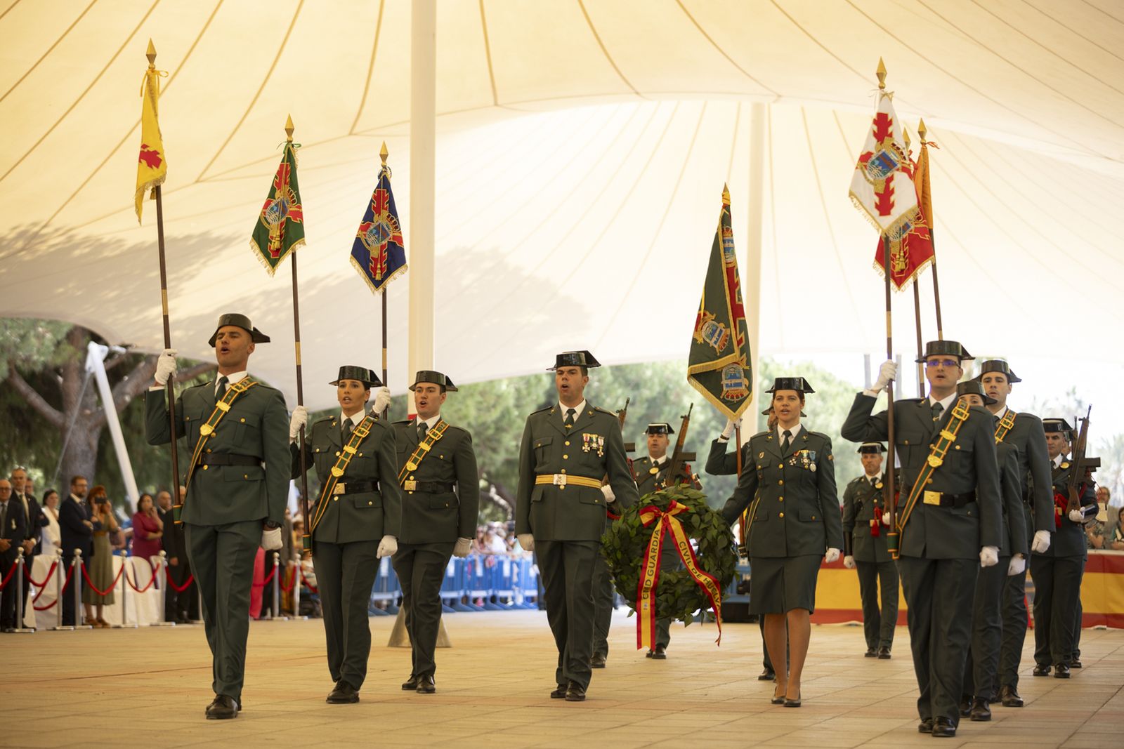 Imágenes de los actos de celebración de la festividad de la patrona de la Guardia Civil, la Virgen del Pilar.