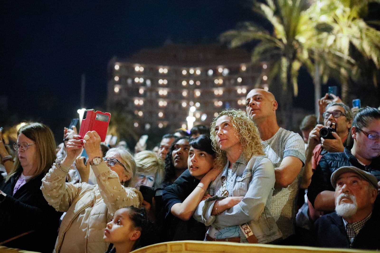 La cremá de las fallas cierra el ‘Fallers pel Món’ en imágenes