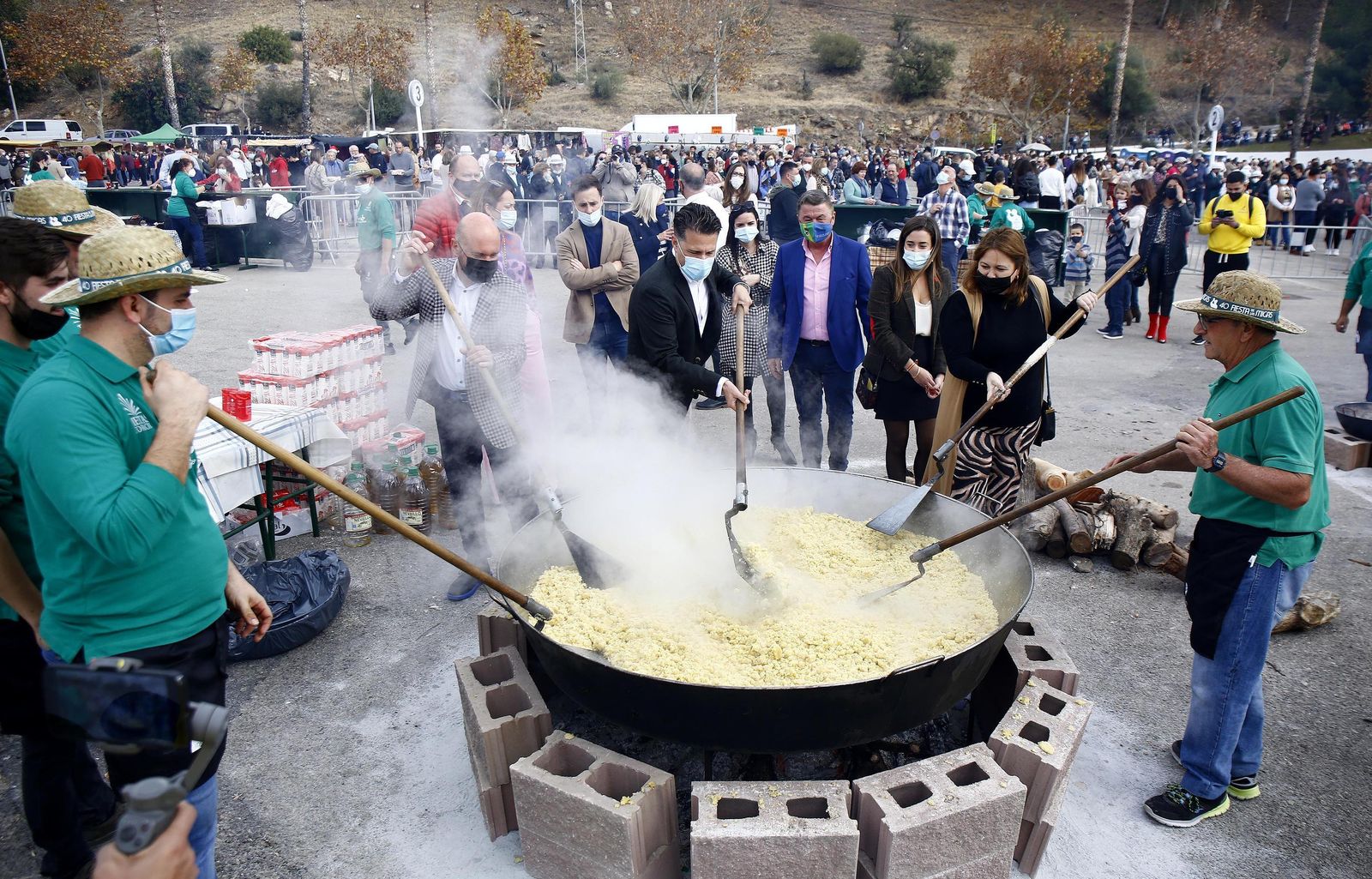 El Día de las Migas de Torrox, en fotos