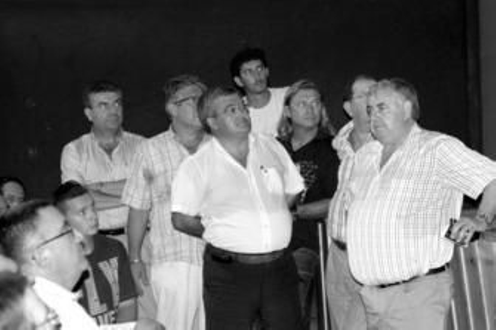 Domingo García Campillo, Diego Castañeda, Juan Cepeda, Pepe Escudero, Salvador Tirano y Bernardo Martín, entre otros, durante la asamblea.