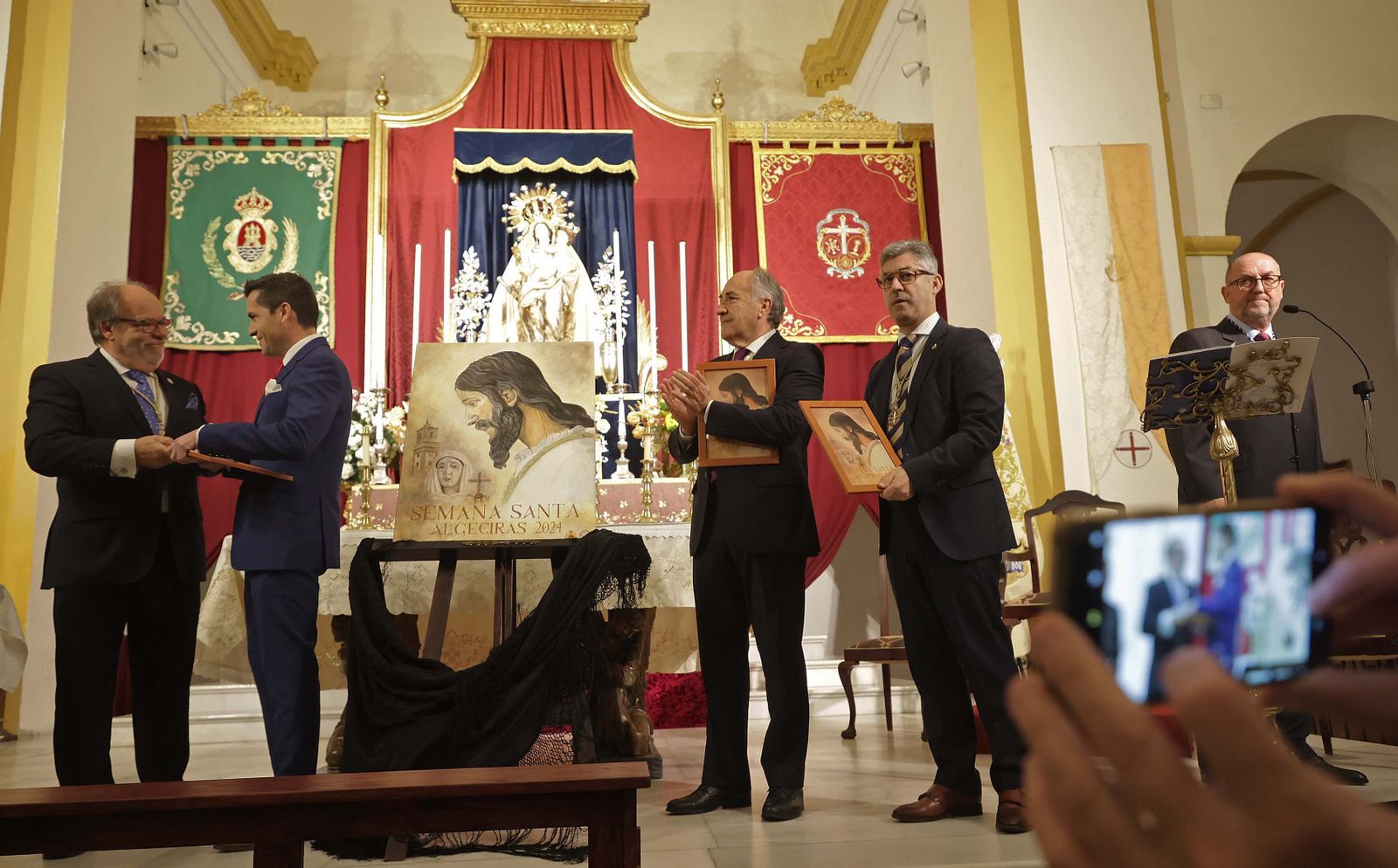 La presentación del cartel de la Semana Santa de Algeciras 2024, en imágenes