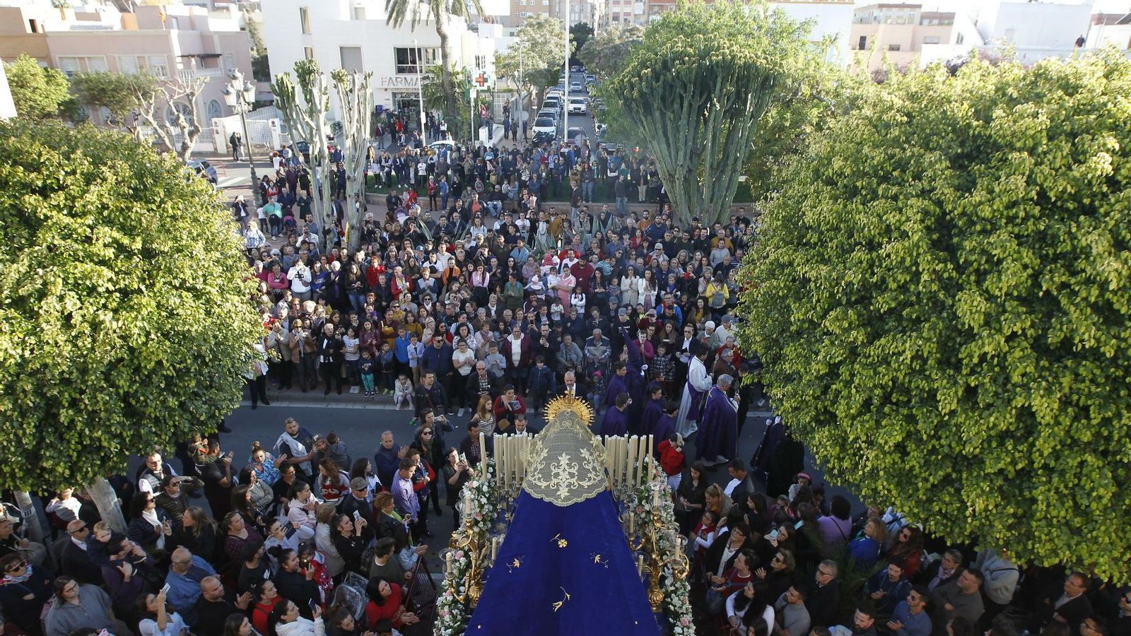 Miles de almerienses salieron a acompañar la procesión del Encuentro