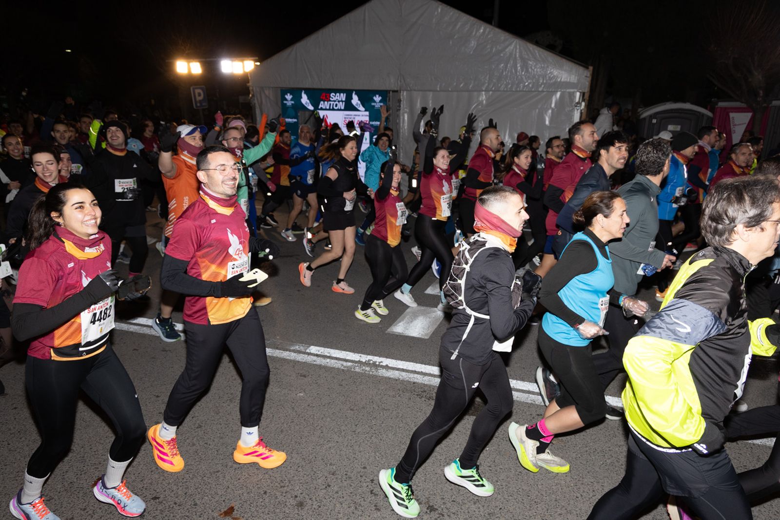 Encuéntrate en la salida de la Carrera de San Antón 2026, en imágenes (3)