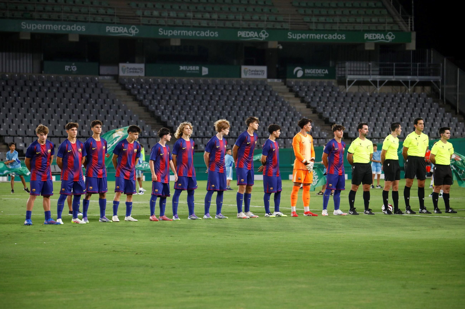 Las mejores fotos del Barcelona - Racing Club de la final del Mundial de Clubes juvenil en El Arcángel