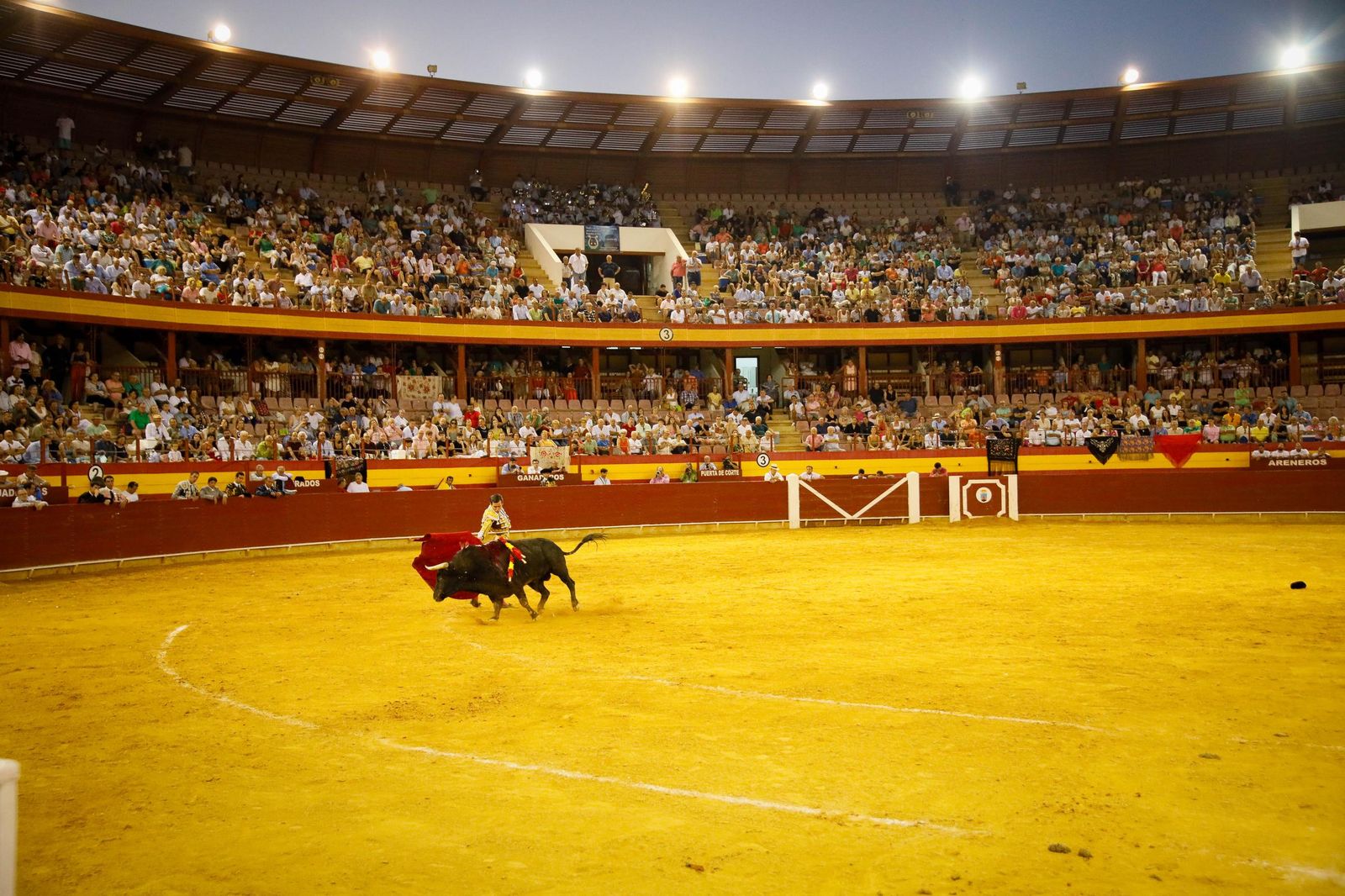 Imágenes de la corrida de toros en Roquetas de Mar