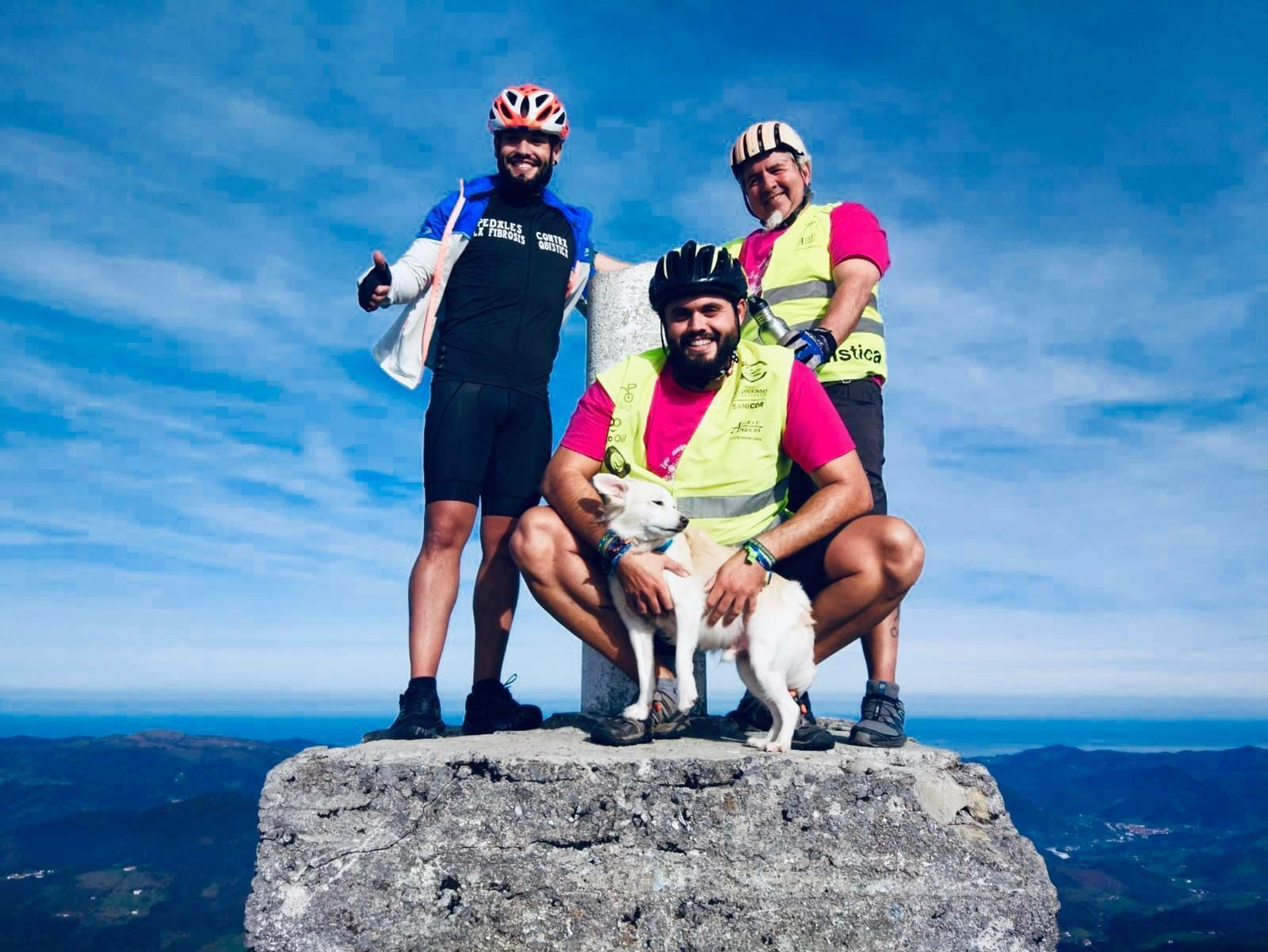 Imágenes del reto solidario de '2plega2' por España para visibilizar la fibrosis quística