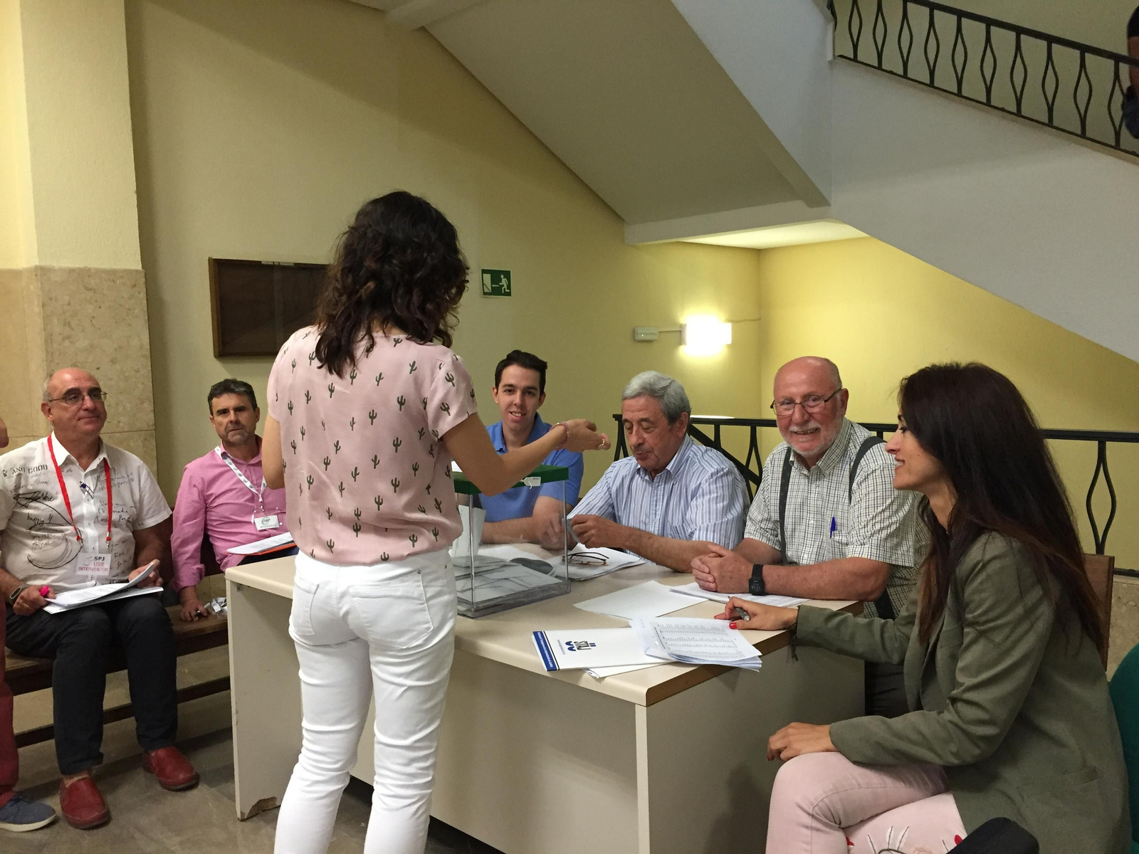 Mesa electoral instalada en el edificio de los juzgados