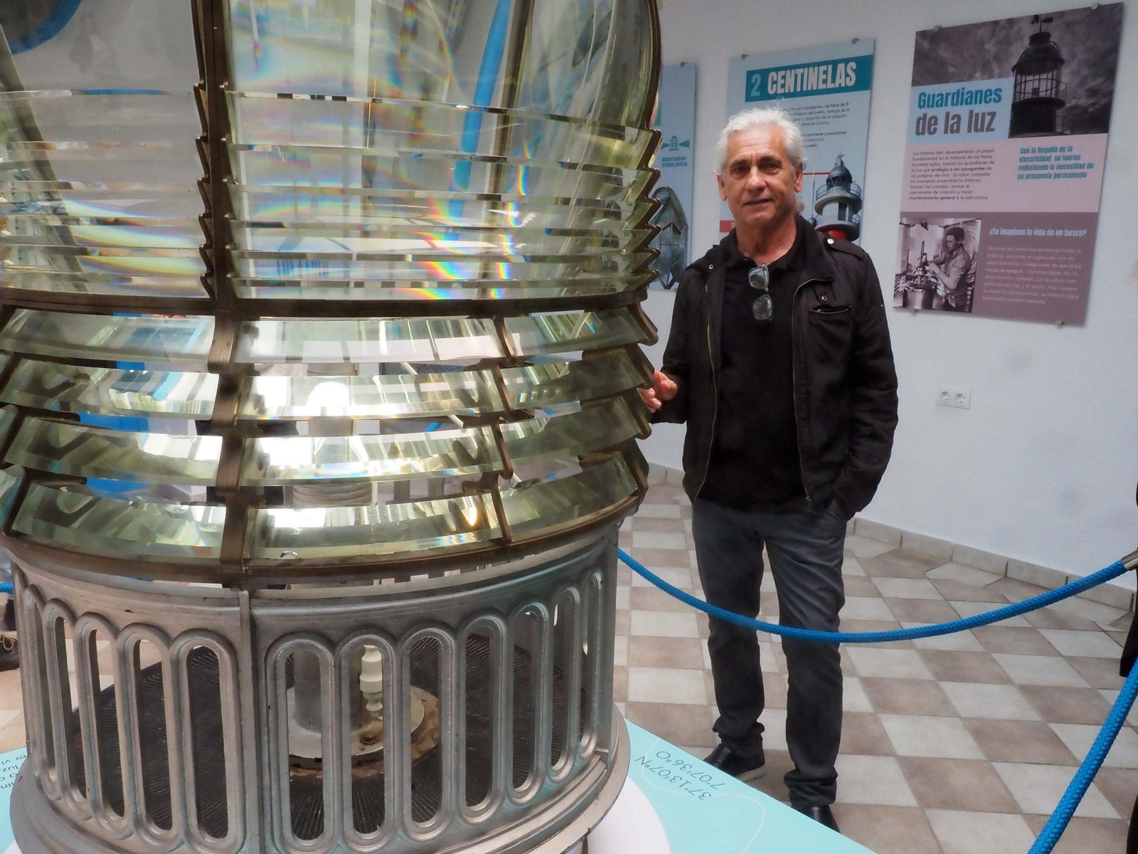 El vecino de El Rompido Francisco Bernal, hijo de uno de los últimos fareros que trabajaron en el viejo faro, también ha asistido al acto El vecino de El Rompido Francisco Bernal, hijo de uno de los últimos fareros que trabajaron en el viejo faro, también ha asistido al acto
