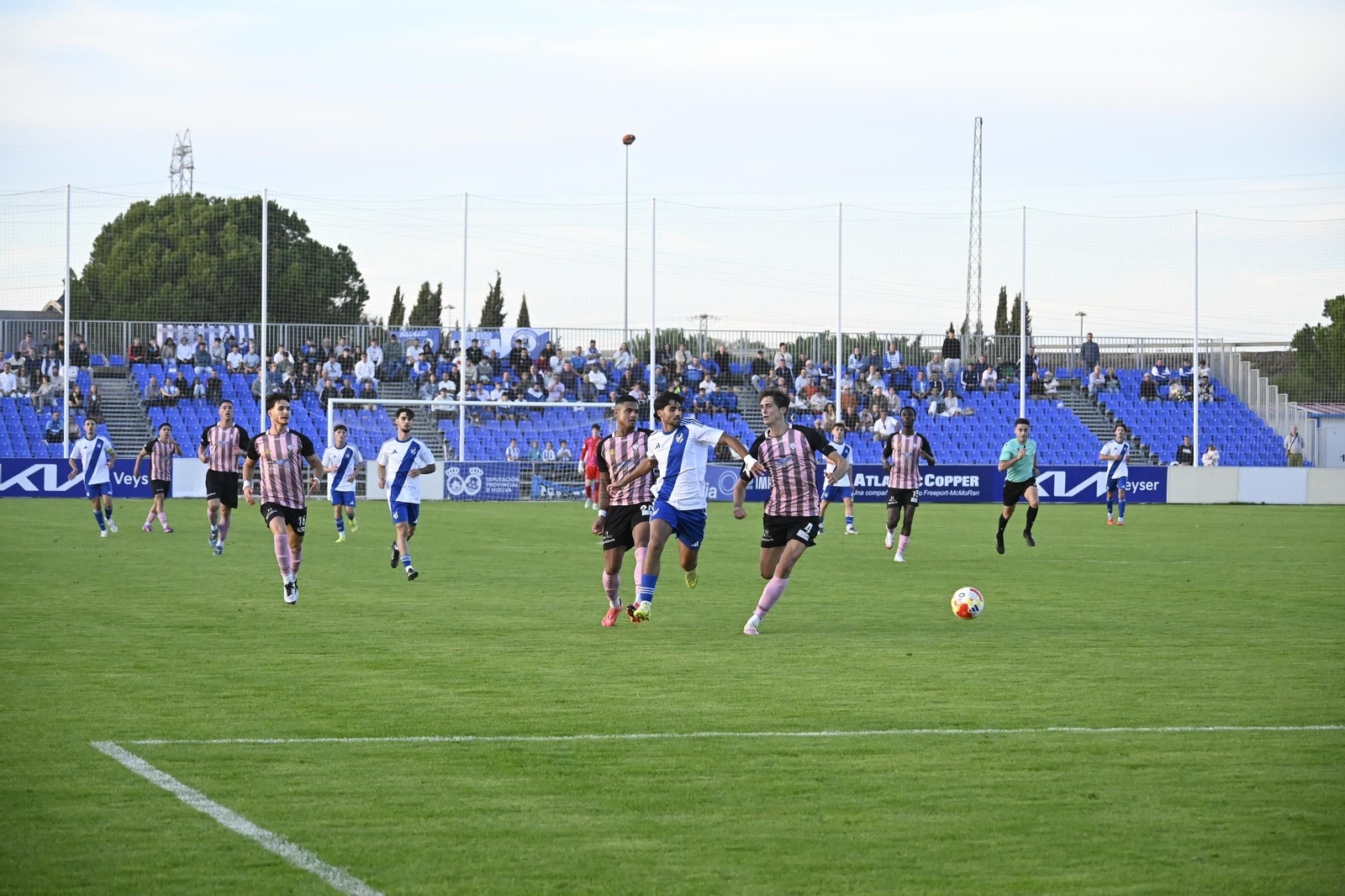 Las mejores imágenes del Atlético Onubense - Bollullos