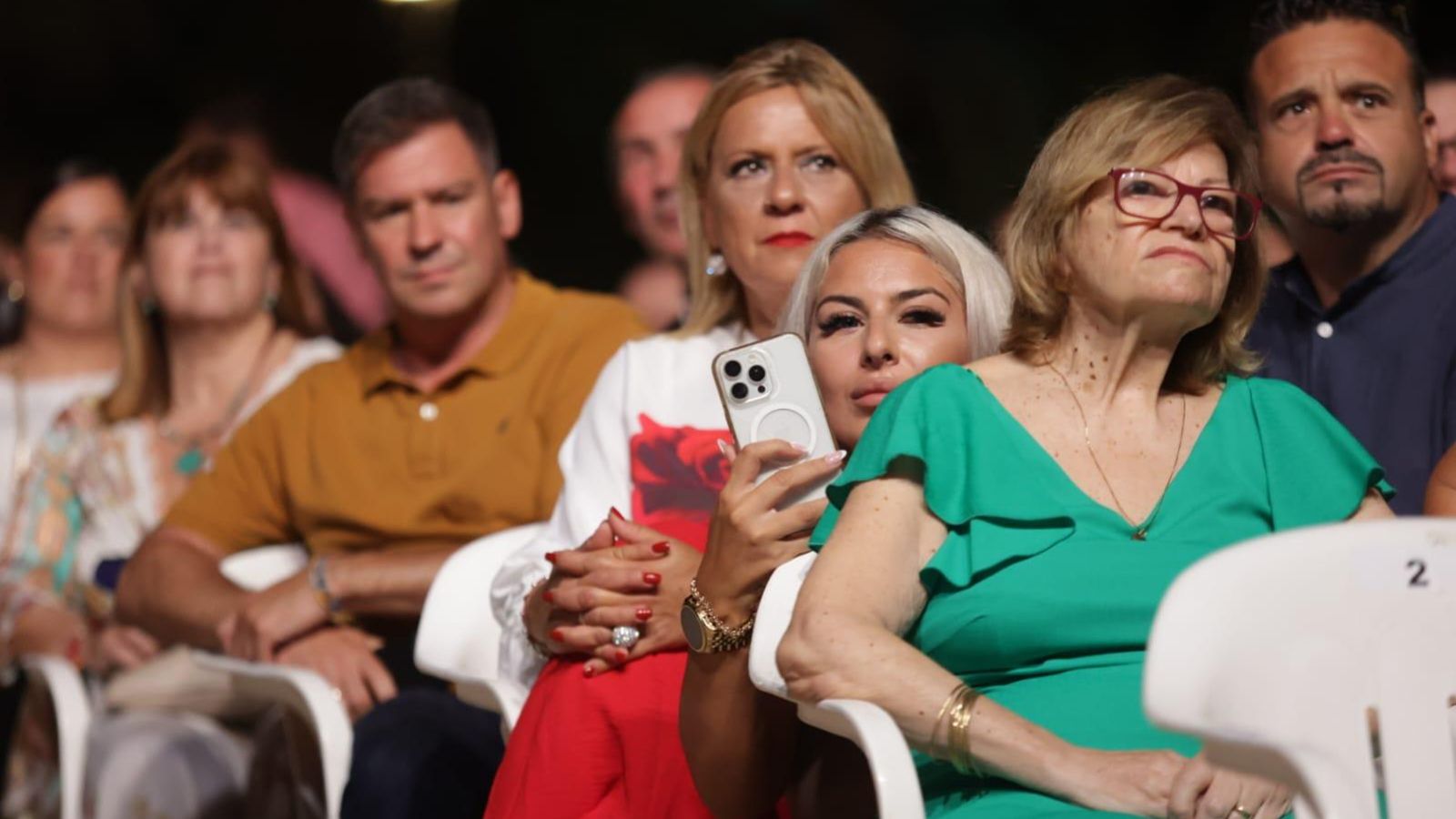 Ambiente entre el público del Parque María Cristina. Ambiente entre el público del Parque María Cristina.