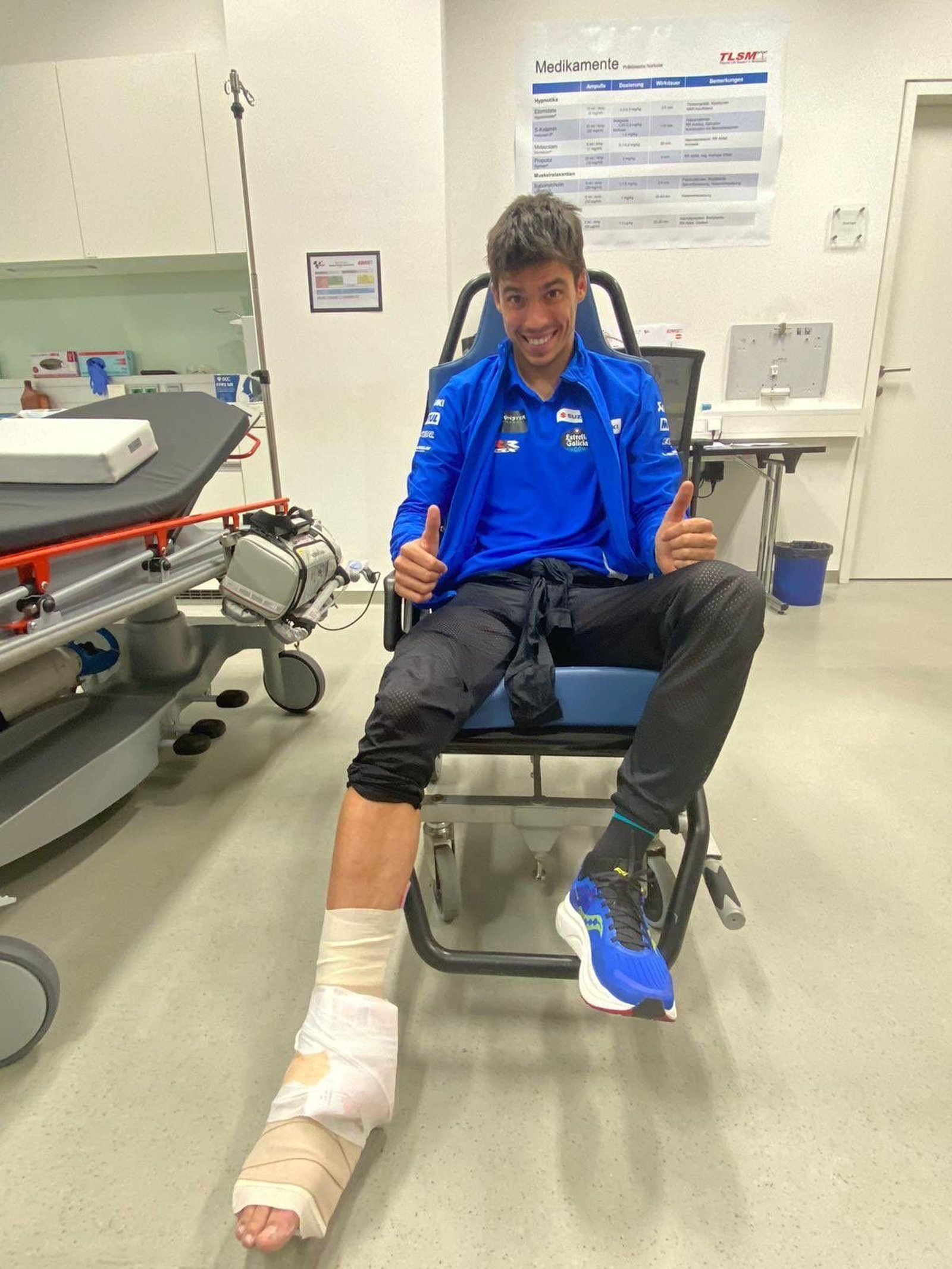 Mir, sonriente pese a todo.