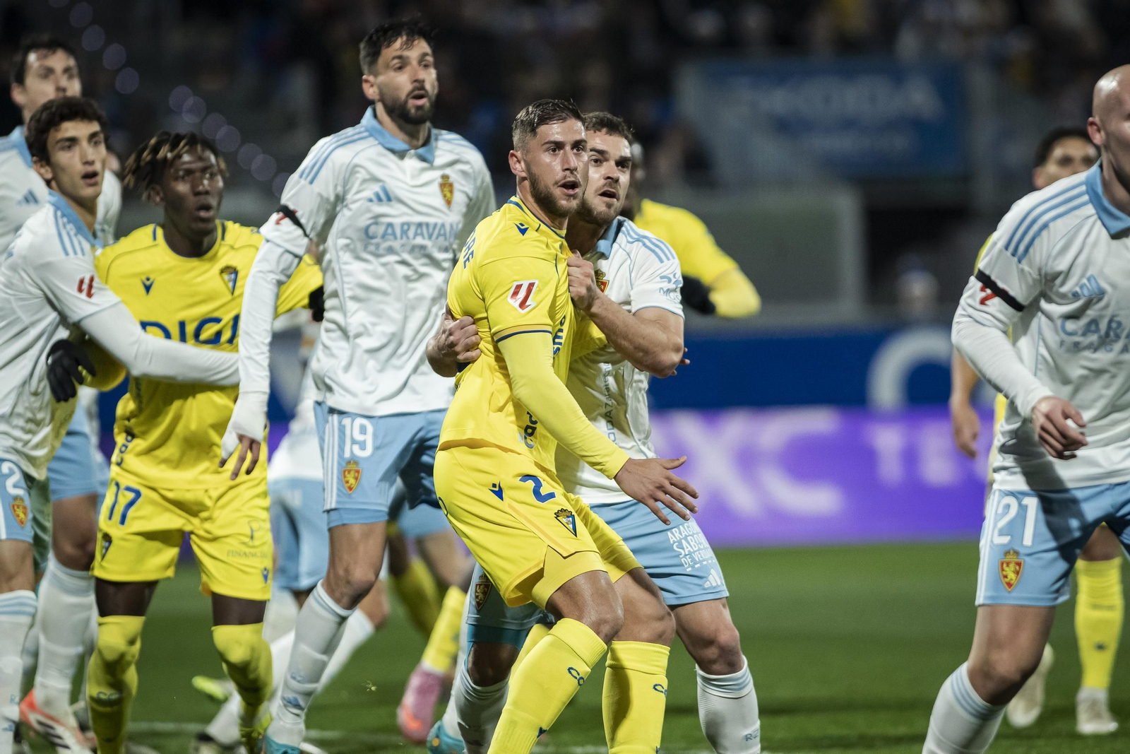 Una acción del Zaragoza-Cádiz.