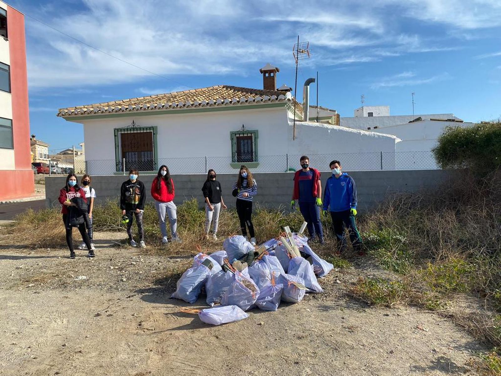 Jornada de limpieza en Huércal-Overa.