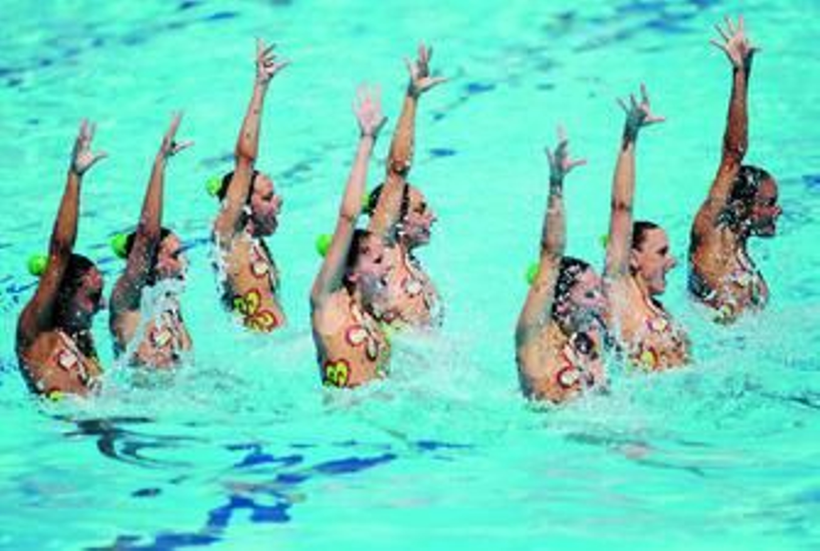 El equipo español de sincronizada, durante su ejercicio en la final.