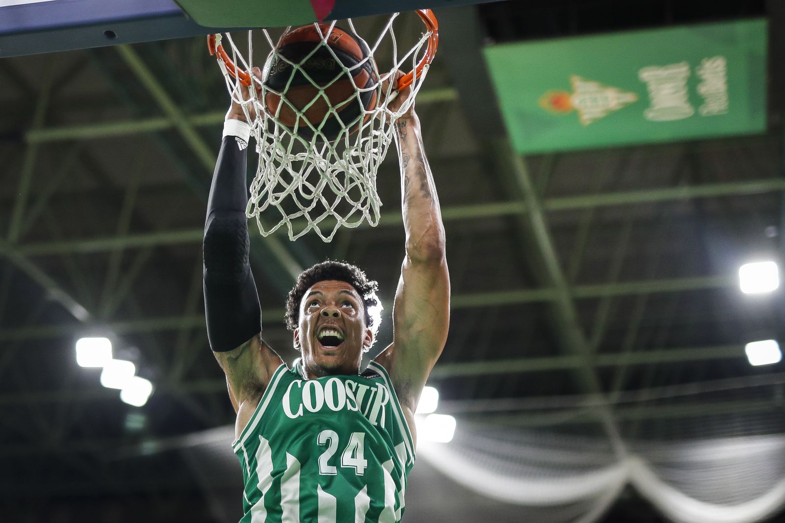 Las imágenes de la salvación del Coosur Betis