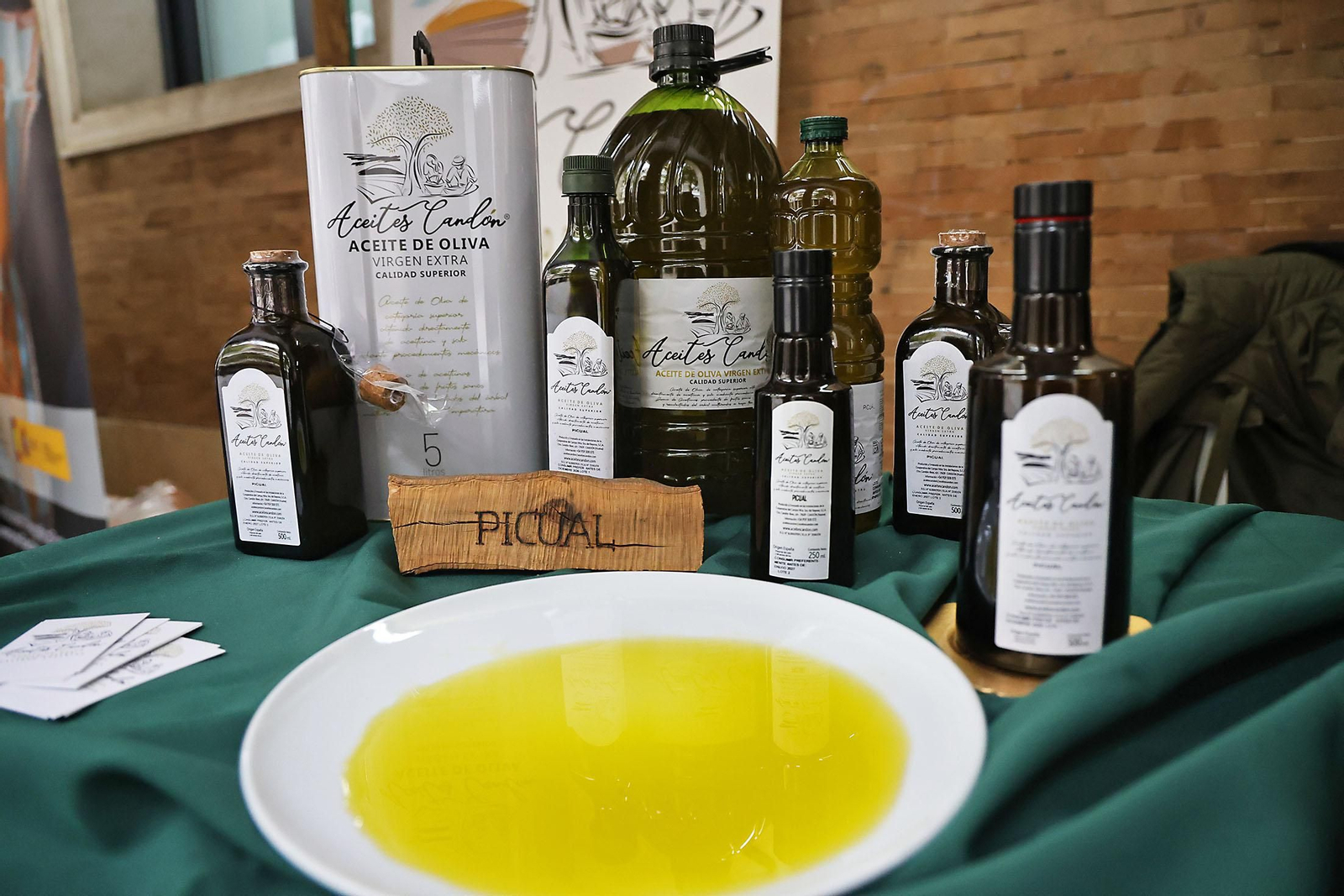 Muestra de aceites y quesos en la Diputación de Huelva (31)