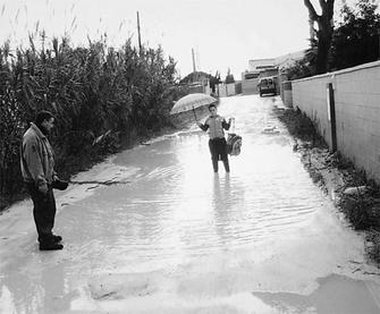 Estado que presentaba el camino de la Hijuela Estrecha tras las lluvias .