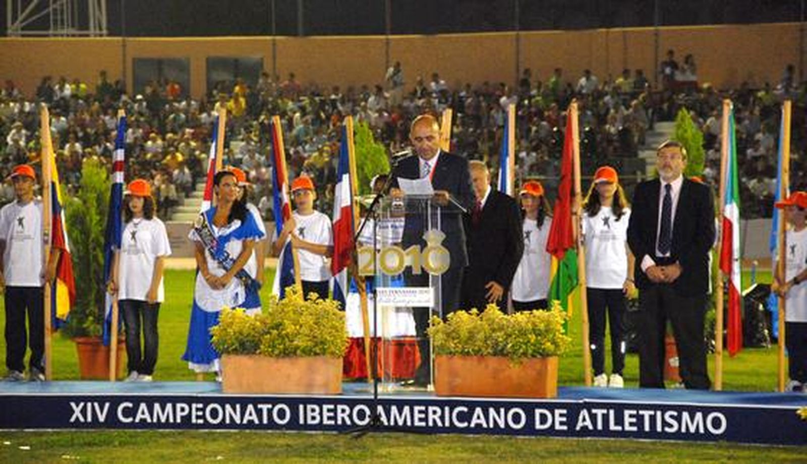 Luz y color en Bahía Sur en la ceremonia de apertura de los XIV Juegos Iberoamericanos San Fernando 2010. 

Foto: Elias Pimentel y Joaquin Pino