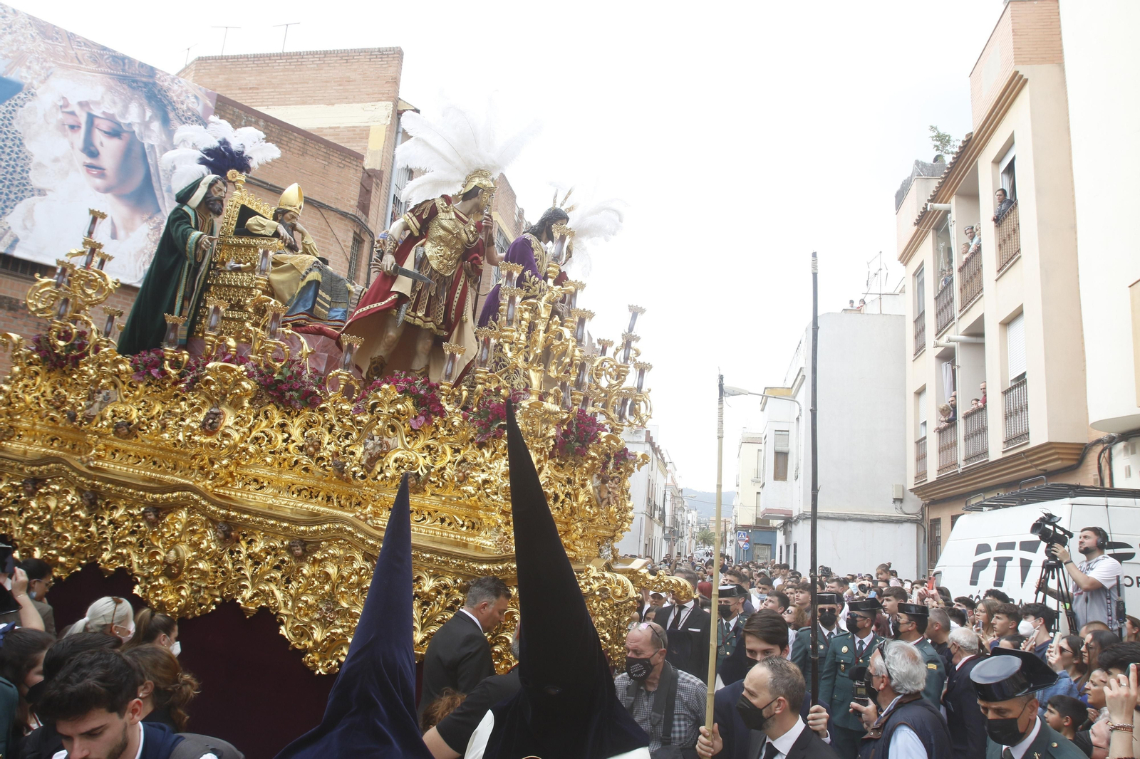Lunes Santo en Córdoba: La procesión de la Estrella, en imágenes