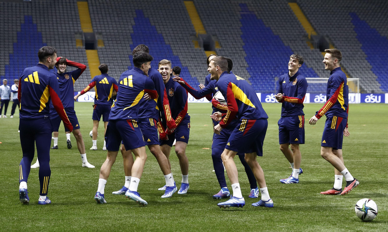 Entrenamiento de España en Astana. Entrenamiento de España en Astana.