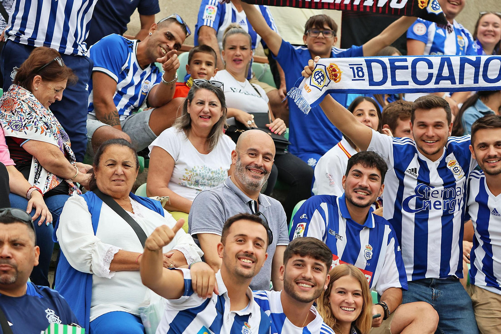Búscate en las gradas del Betis Deportivo-Recreativo de Huelva