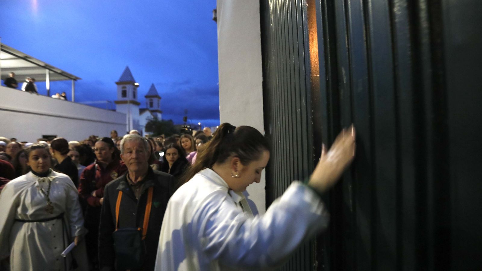 Fotos del Viernes Santo en La Línea: Cristo del Mar y Luz y Esperanza Nuestra, Soledad y Santo Entierro, Cristo del Amor y Misericordia y Amargura.