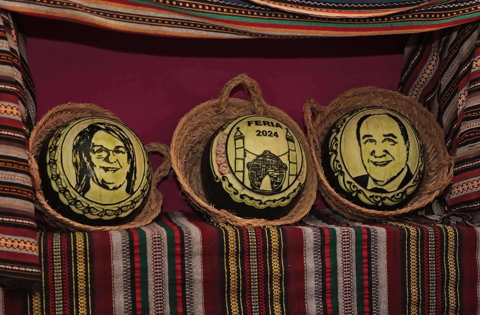 Imágenes de la copa de autoridades y medios de comunicación en la caseta municipal de la Feria Real de Algeciras 2024