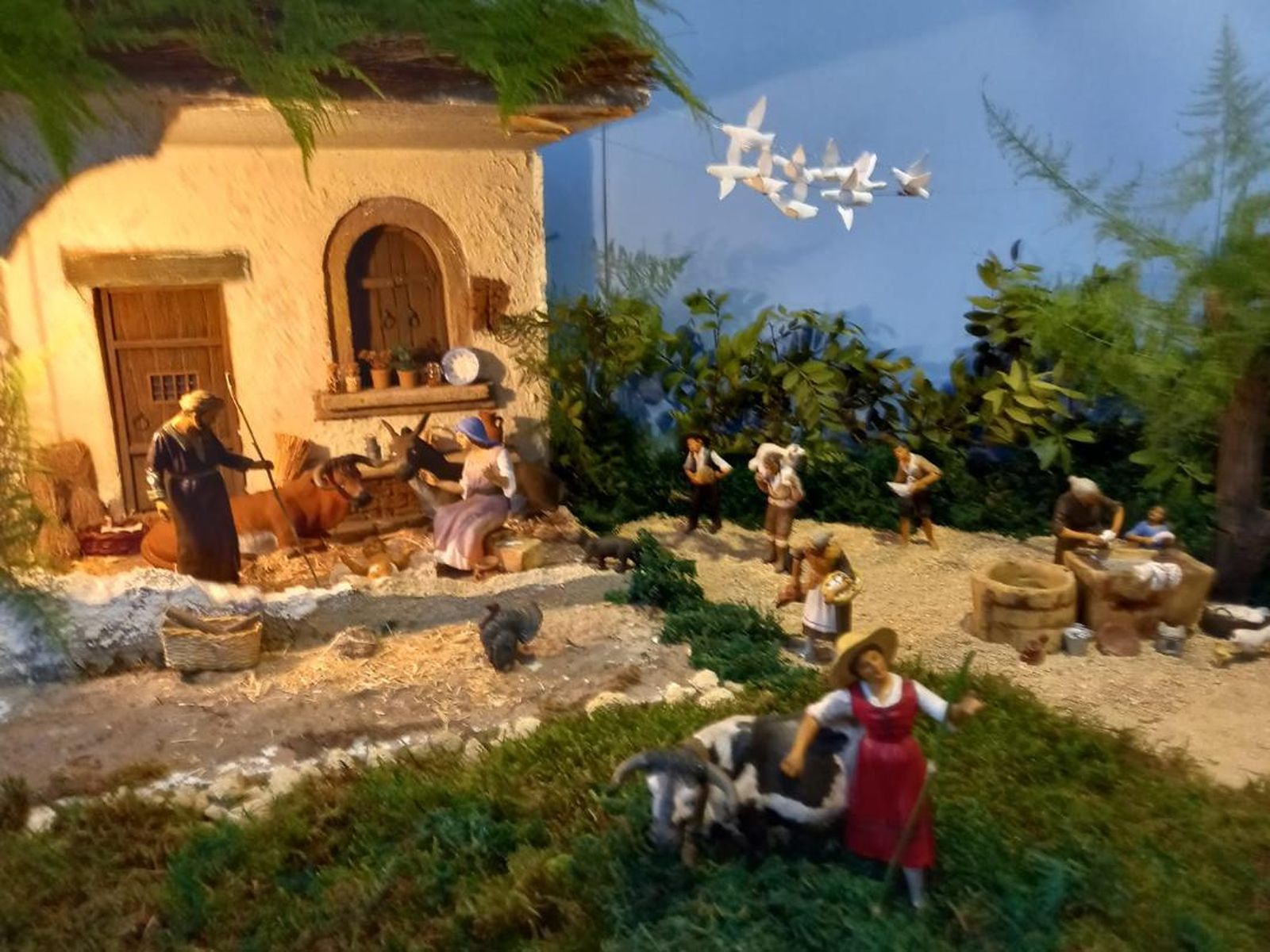 Belén de Carmen Pemán. Figuras de Ángel Martínez, sobre tierra de albero.