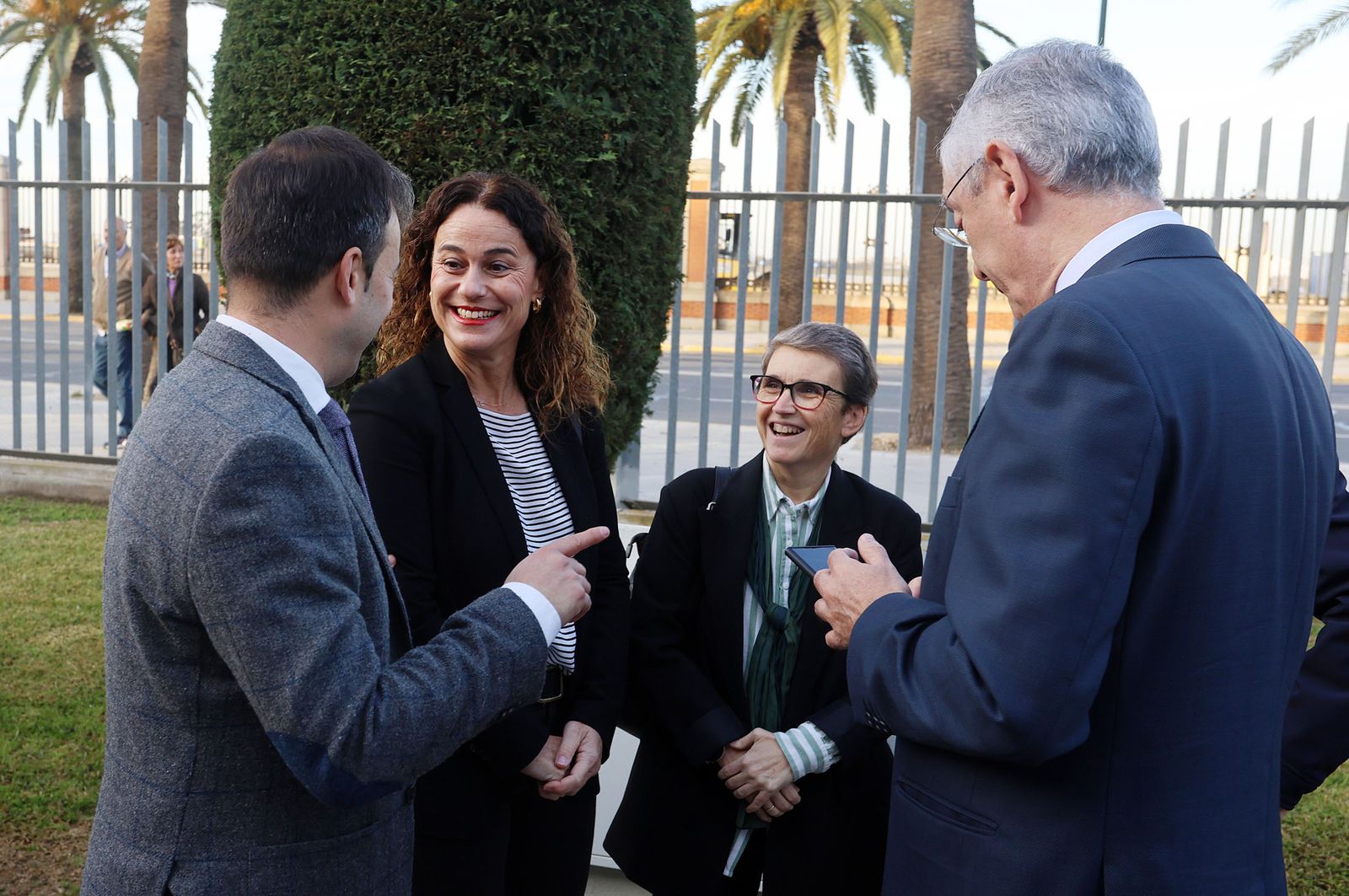 Imágenes de la recepción de los invitados al desayuno-coloquio con Jorge Paradela en el Foro Joly Andalucía