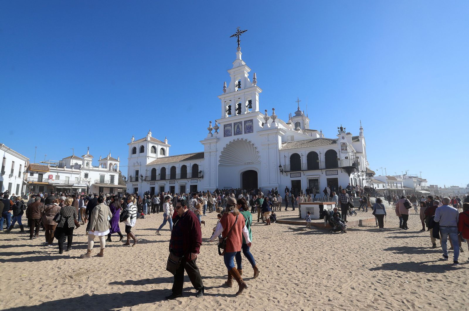 Imágenes del ambiente en la aldea del Rocío para celebrar la Candelaria