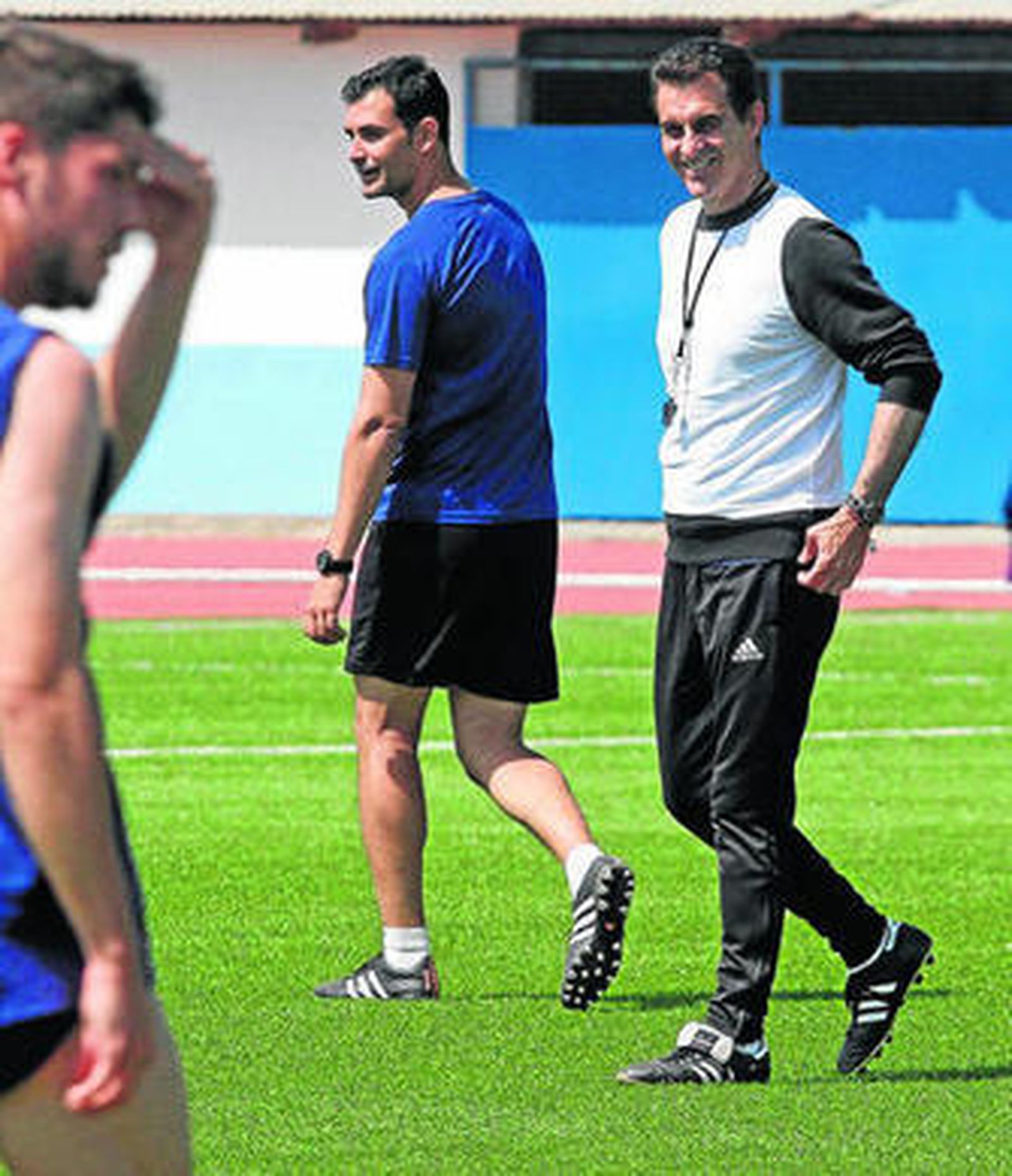 Manolo Ruiz, ayer sonriente en el entrenamiento de la Balona.