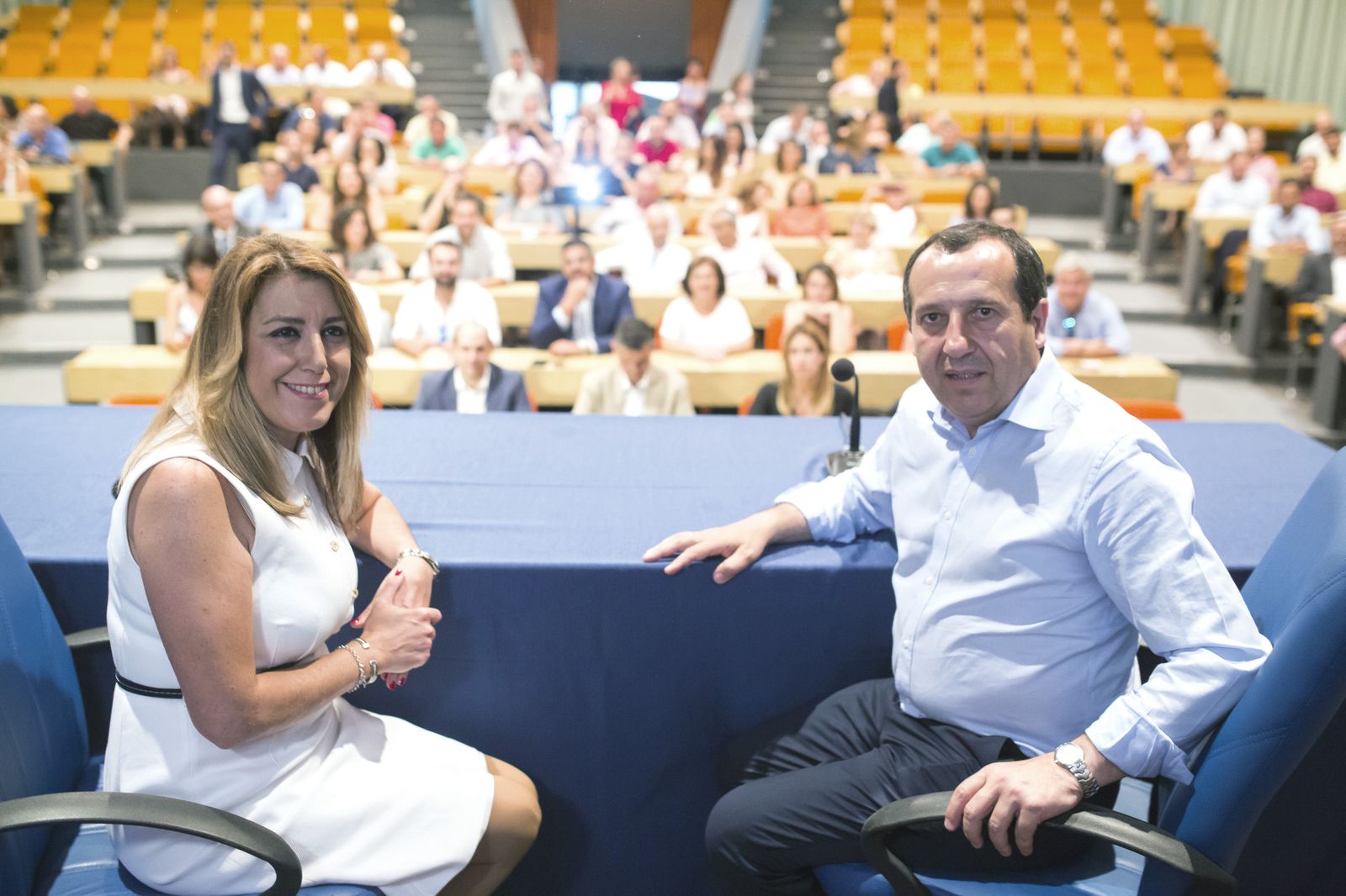 Susana Díaz y Ruiz Espejo momentos antes de una reunión de los socialistas en Torremolinos.