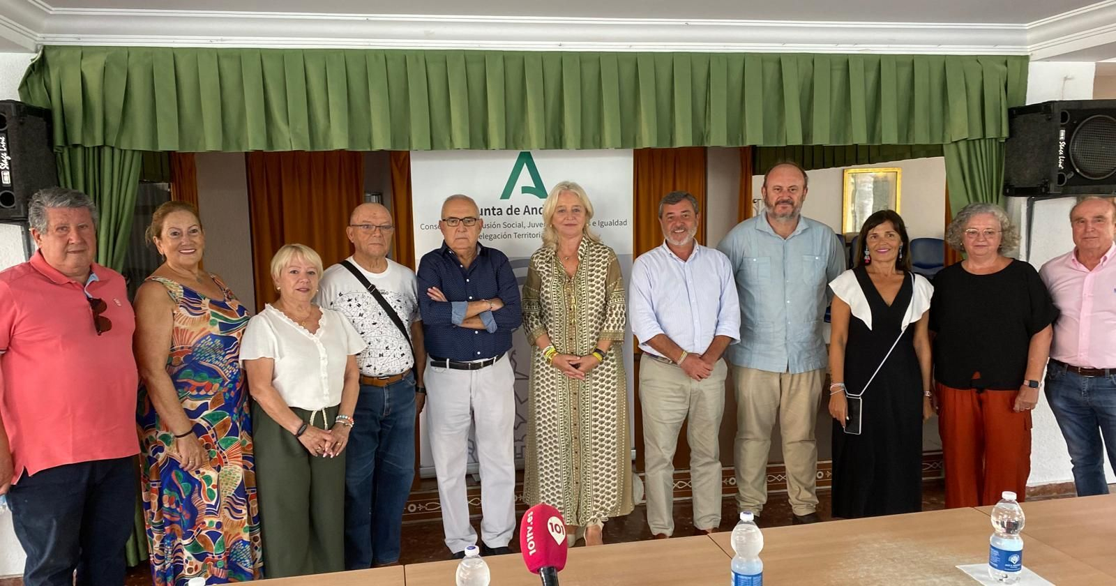 Un momento de la visita al centro de participación en El Puerto. Un momento de la visita al centro de participación en El Puerto.
