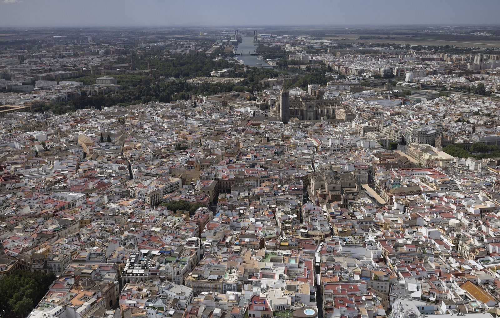 Sevilla desde el helicóptero de la Policía Nacional
