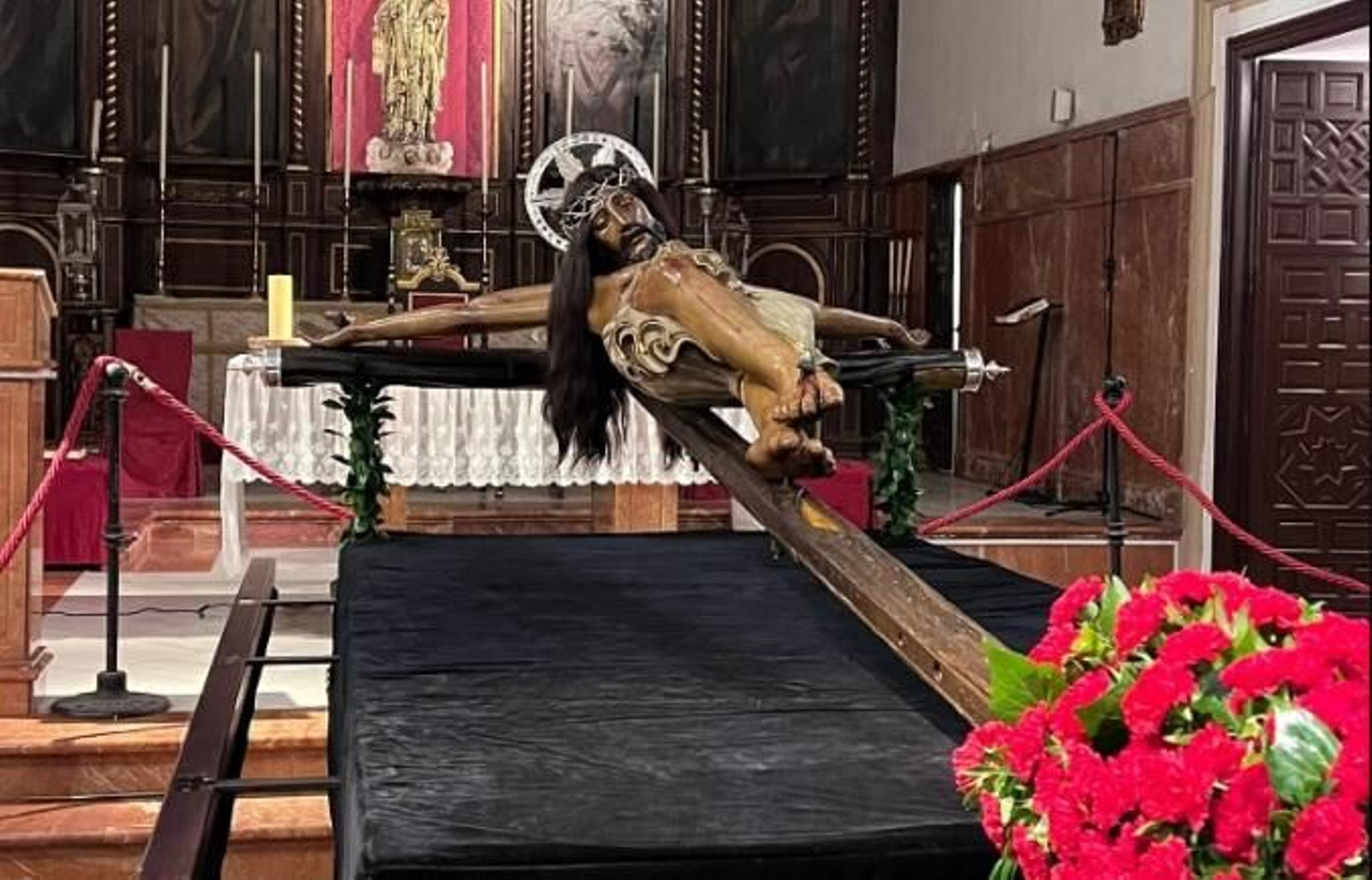 El Cristo de San Agustín en el interior de San Roque