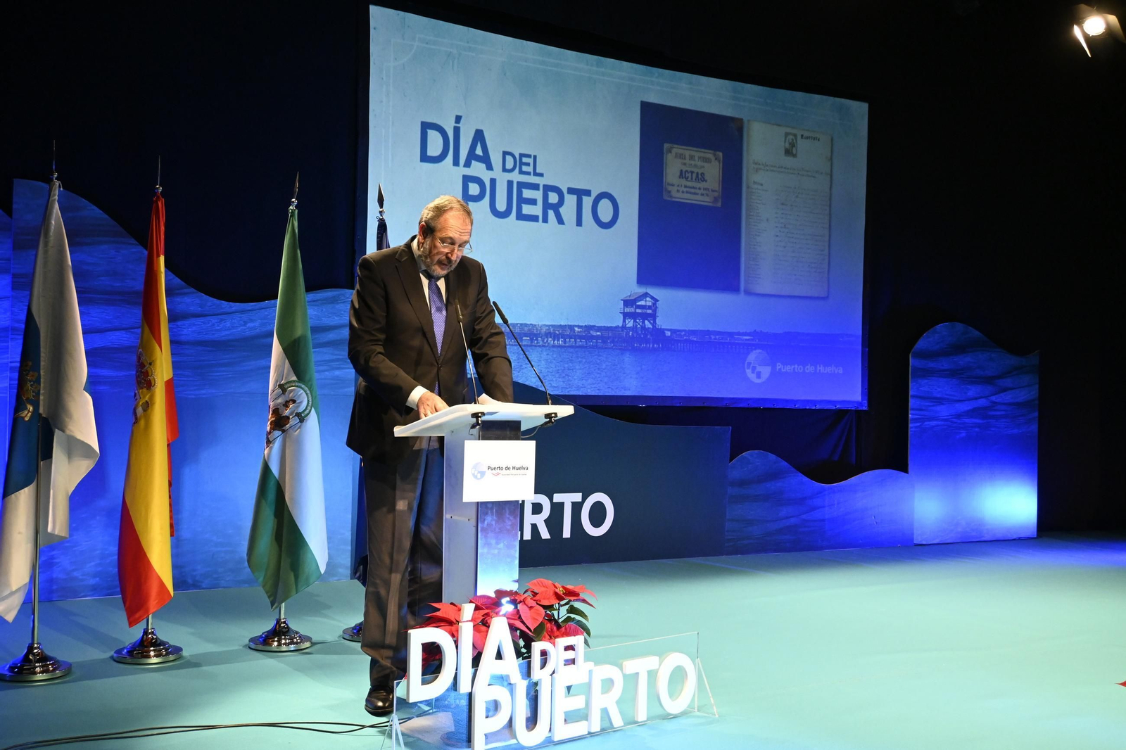 Imágenes del acto de celebración del Día del Puerto, en Huelva