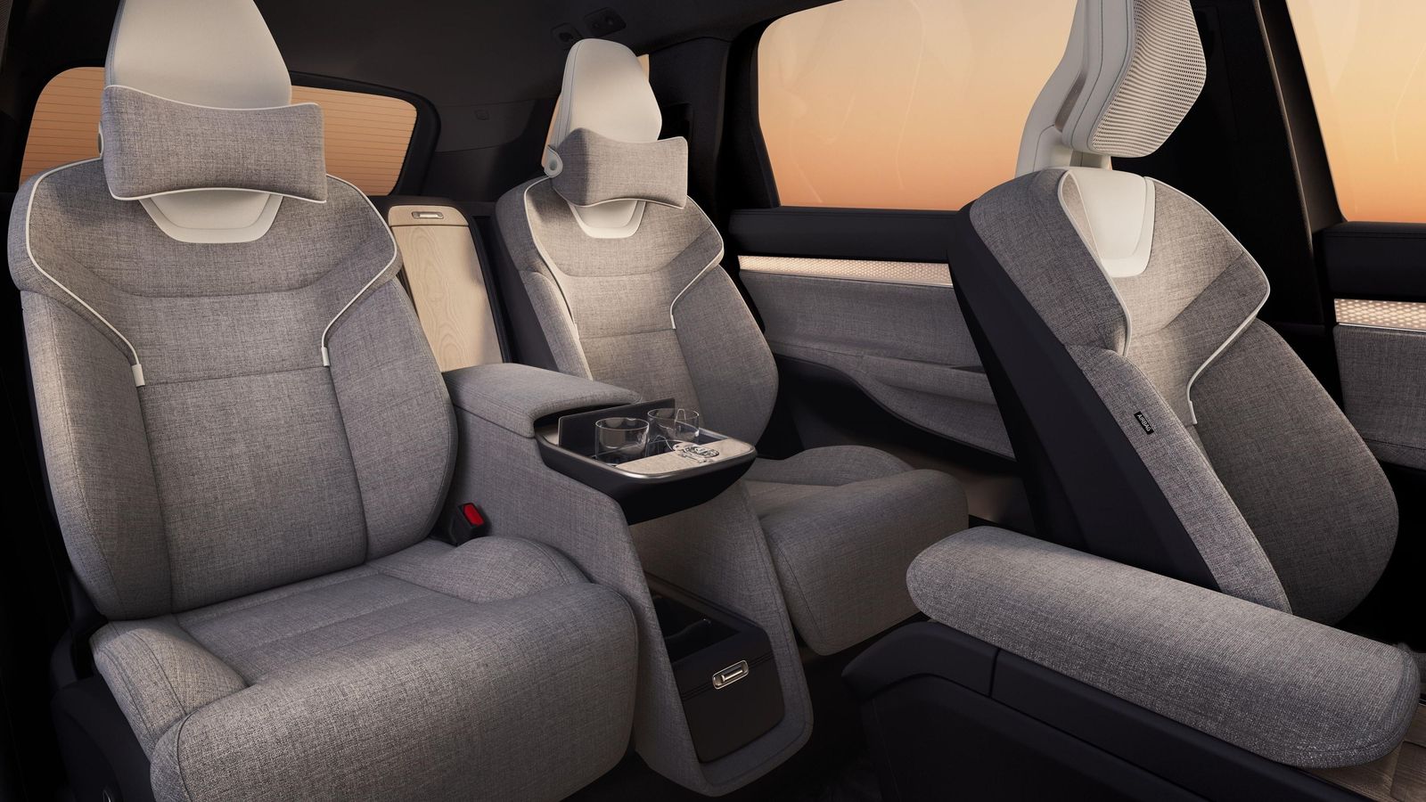 Volvo ha comunicado la existencia de una versión de cuatro plazas, con el apellido Excellence, del EX90 pero, por el momento, no estará a la venta en España.