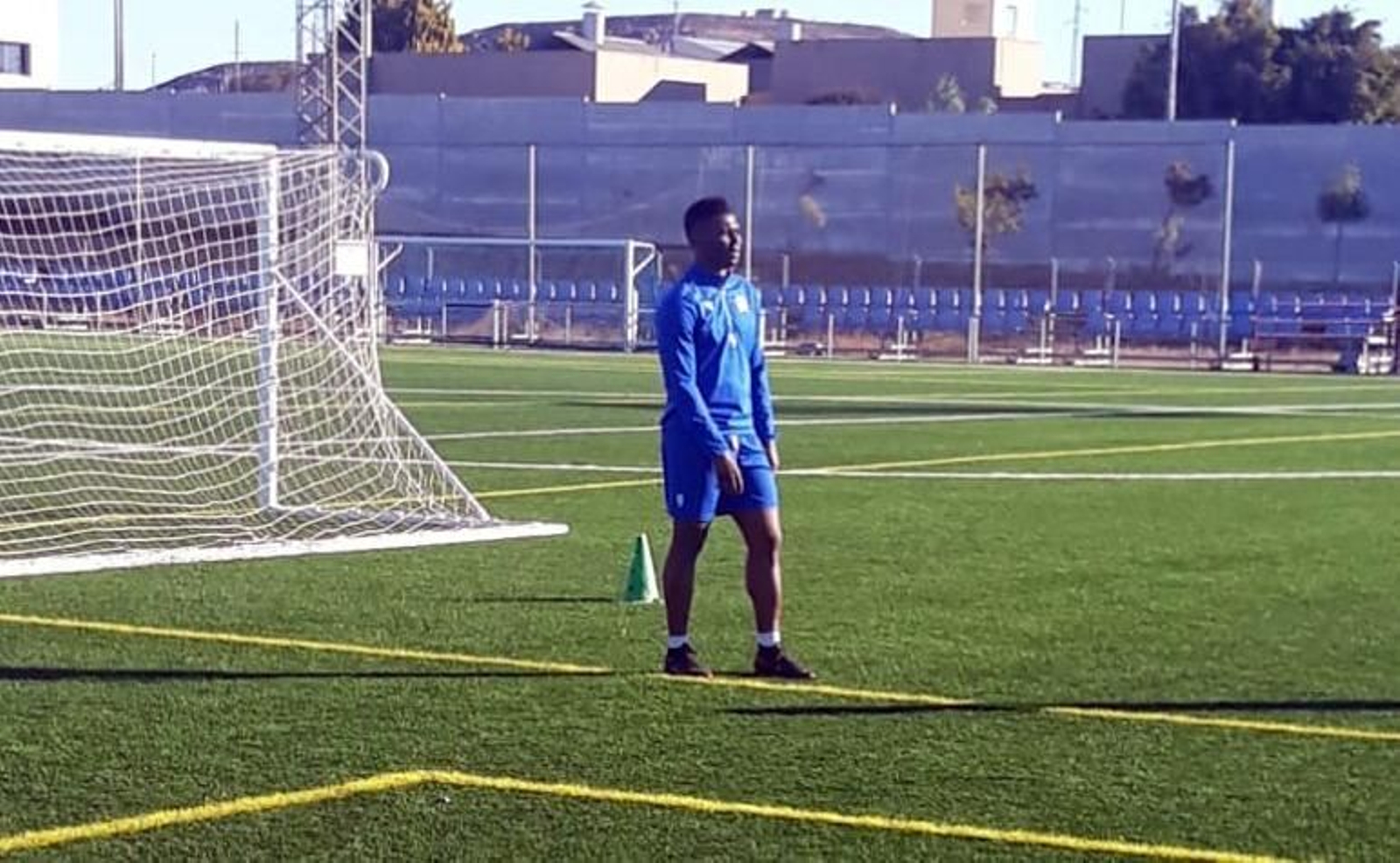 Kalu Uche, en un entrenamiento con el Águilas en El Rubial.