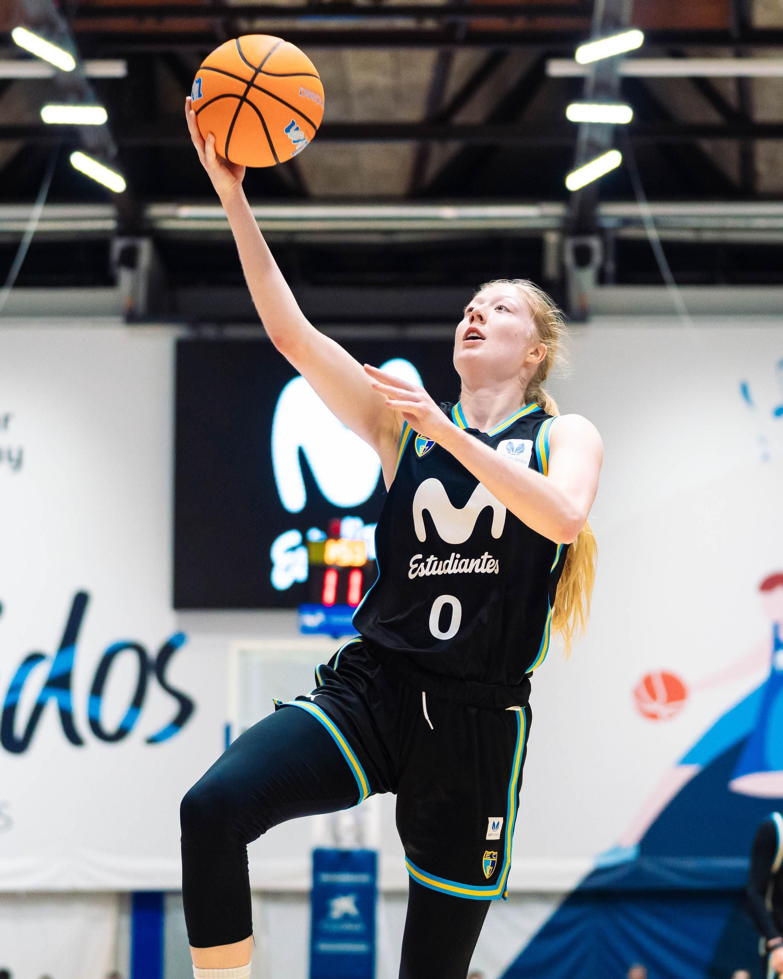 El CAB Estepona da vida al Movistar Estudiantes (85-60)